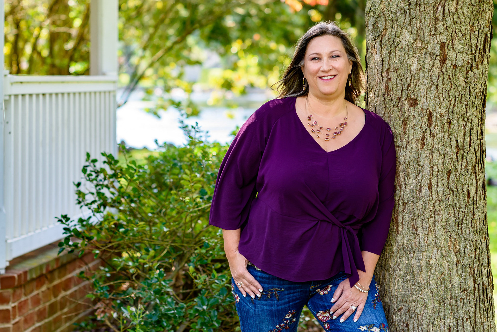 Portrait-of-a-woman-in-a-park
