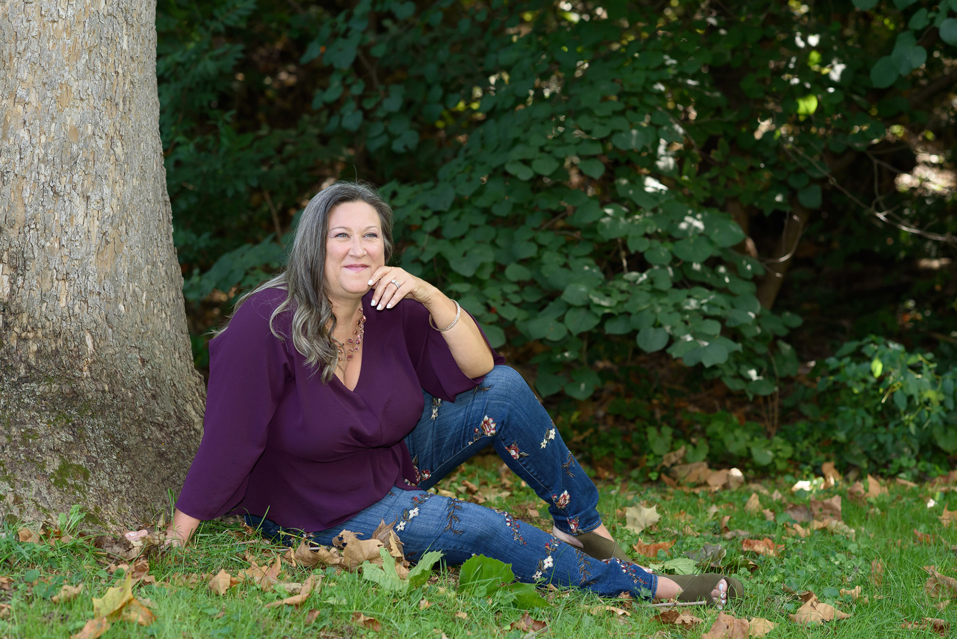 Portrait-of-a-woman-in-a-park