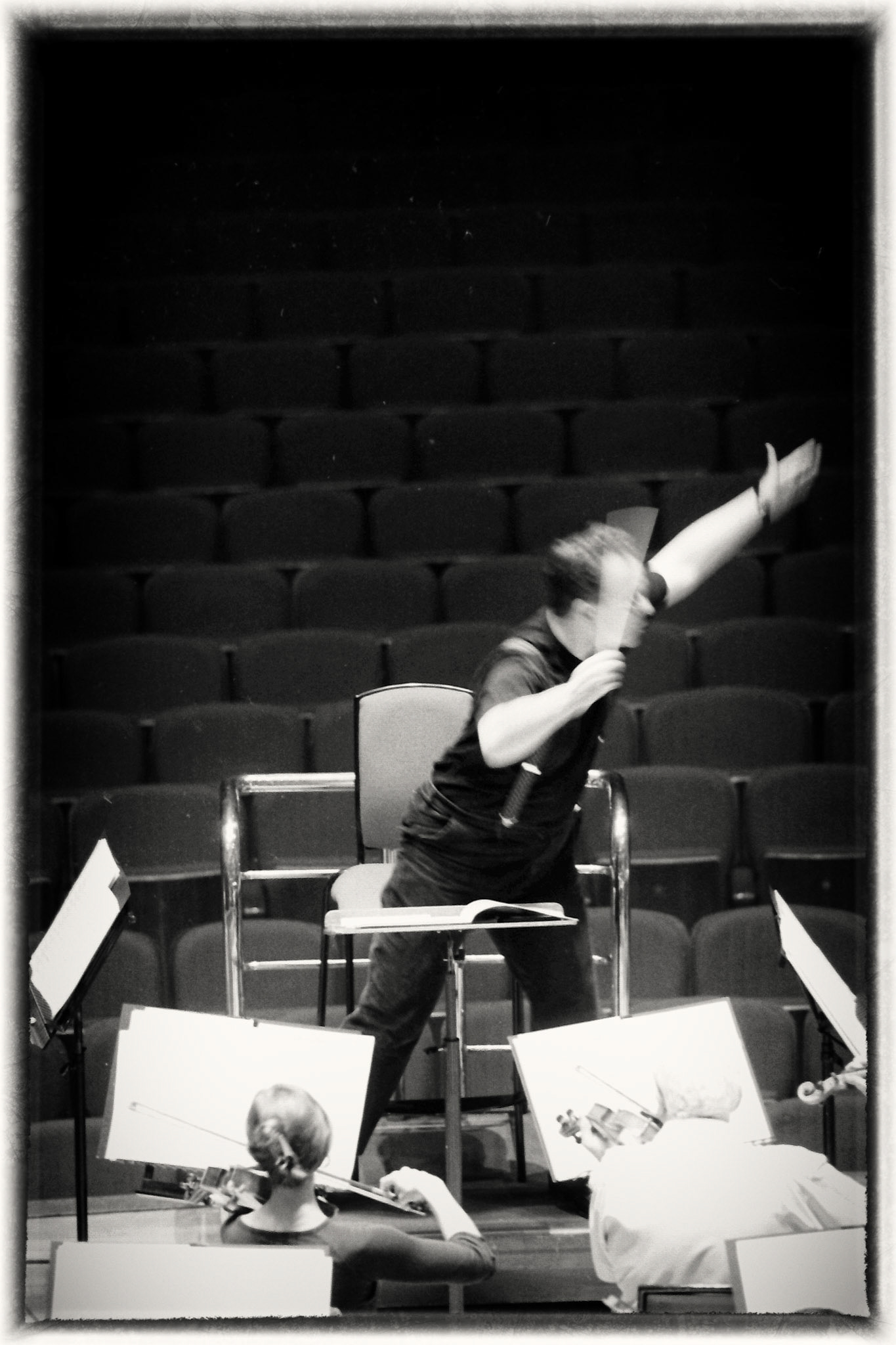 Sakari Oramo rehearsing the CBSO in 2005