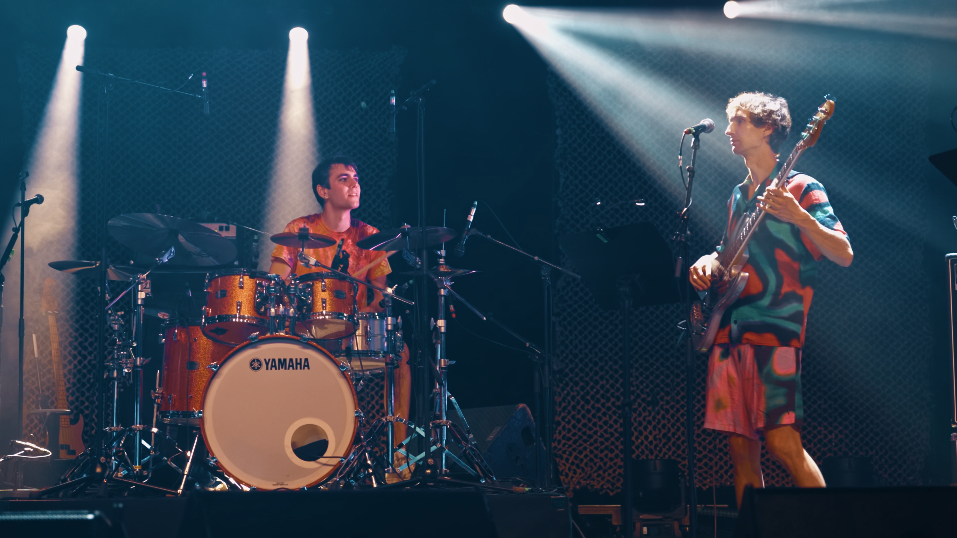 Swann Pfeiffer - drums ; Fabio Kumori - bass/ composition