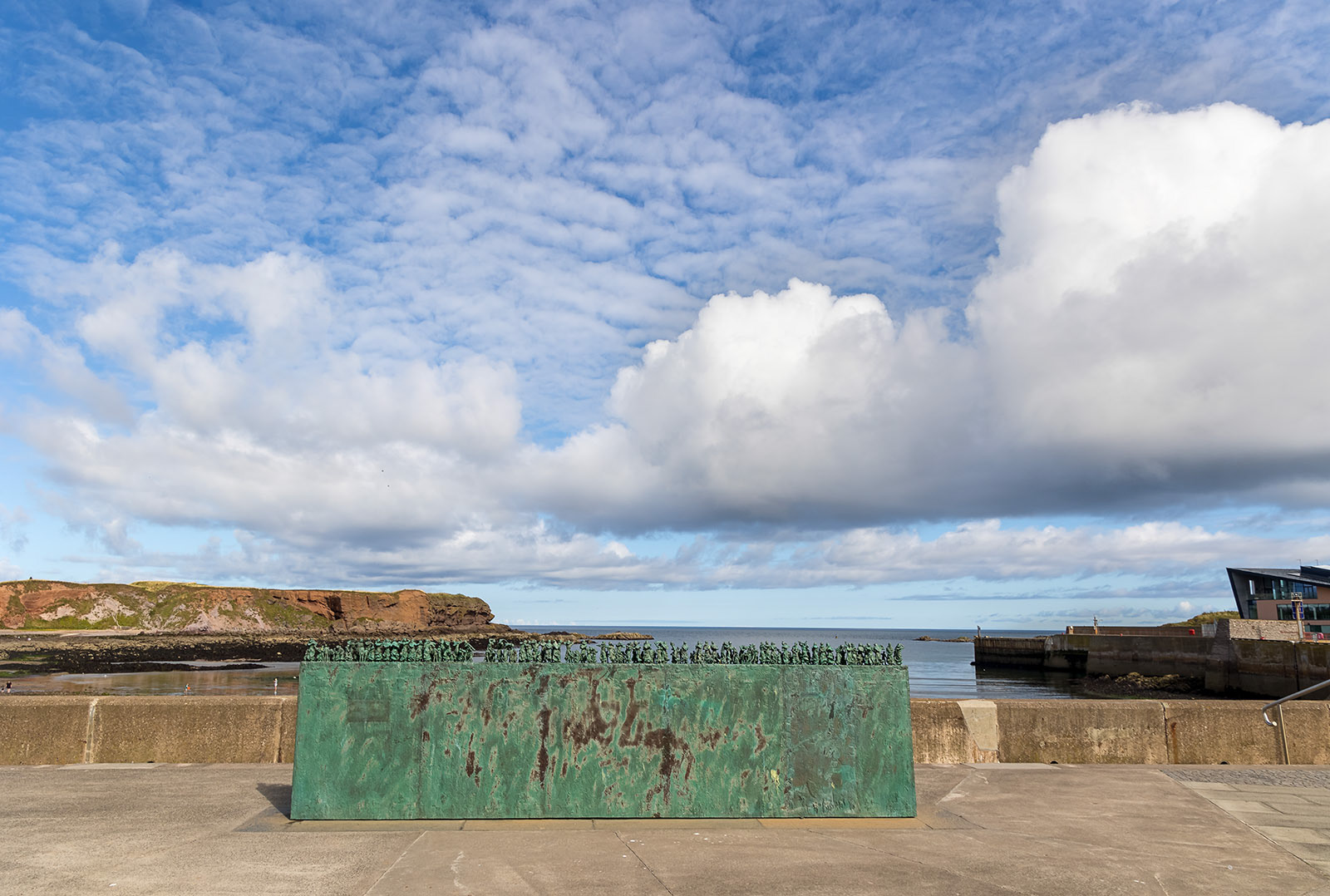 Jill Watson Widows & Bairns sculptures at Eyemouth