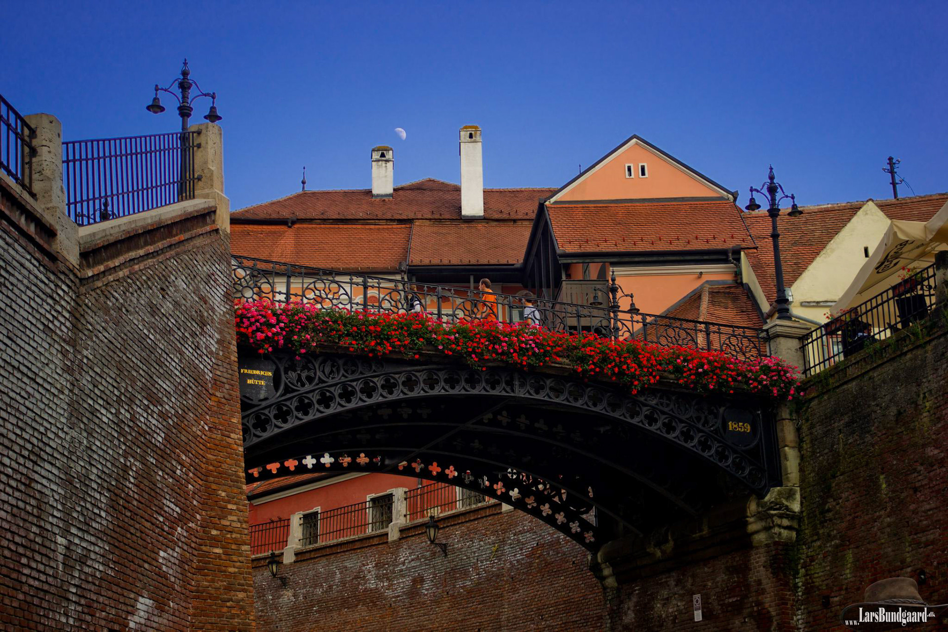 Copyright © Lars Bundgaard, all rights reserved!