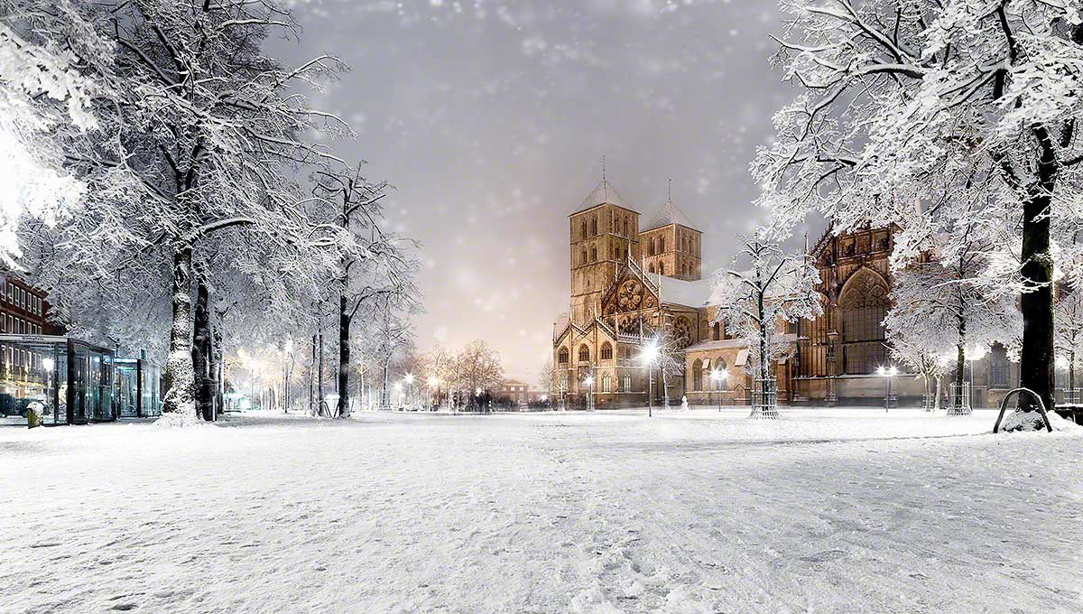 Der St. Paulus Dom im Schnee