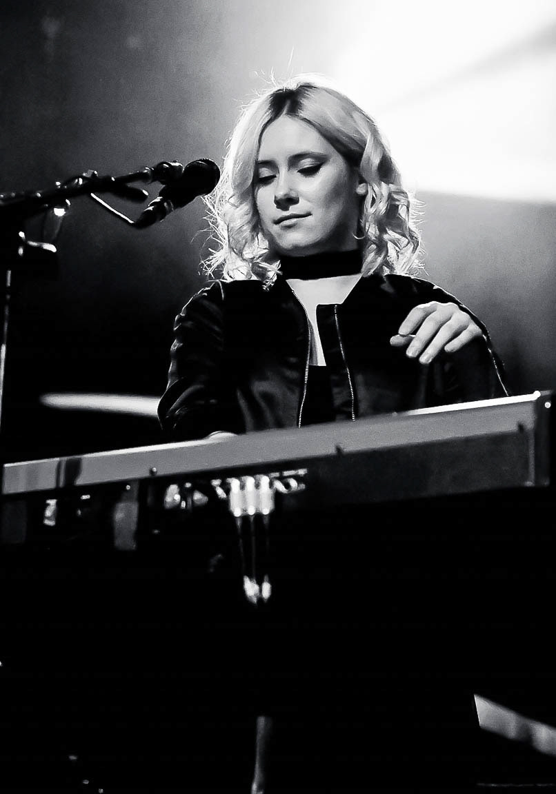 Walking On Cars, Stuttgart, 2017