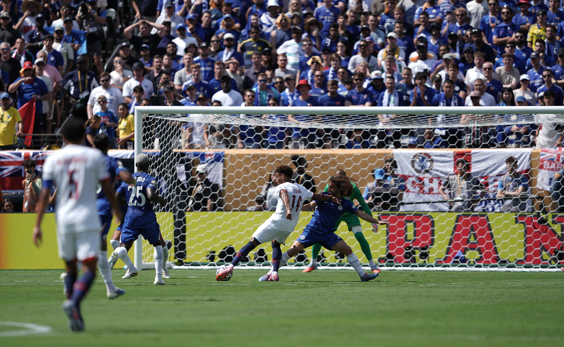 Chelsea FC logró el primer título de Copa Mundial de Clubes FIFA en la historia y un récord de 3-0 al derrotar al Paris Saint-Germain en la primera final organizada por la FIFA en territorio estadounidense, jugado en el METLIFE STADIUM de New Jersey.