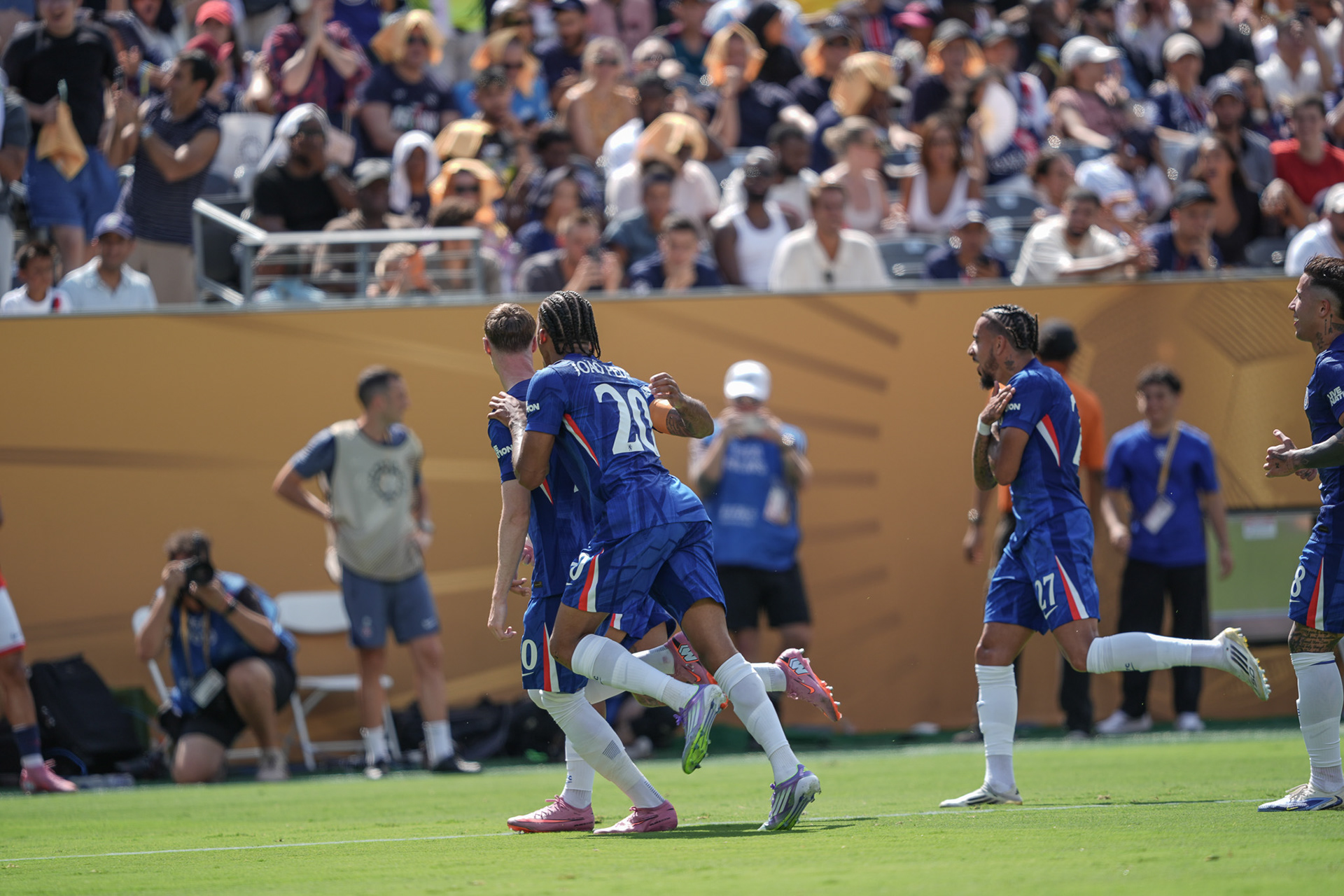 (SPO) Medal Ceremony for Players of Chelsea and PSG: FIFA Club World Cup 2925. July 13, 2025, New Jersey, USA: Medal Ceremony of finalists of FIFA Club World Cup 2025 presented by US President Donald Trump and FIFA President Gianni Infantino after soccer match between Chelsea and PSG valid for the finals of FIFA Club World Cup 2025 at MetLife stadium in New Jersey. Chelsea won 3-0.