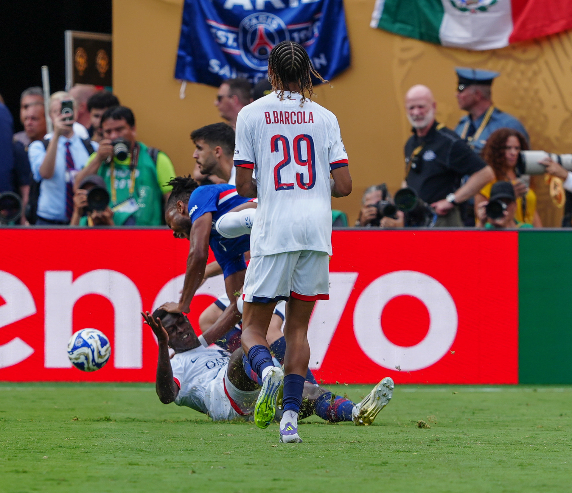 Chelsea FC logró el primer título de Copa Mundial de Clubes FIFA en la historia y un récord de 3-0 al derrotar al Paris Saint-Germain en la primera final organizada por la FIFA en territorio estadounidense, jugado en el METLIFE STADIUM de New Jersey.