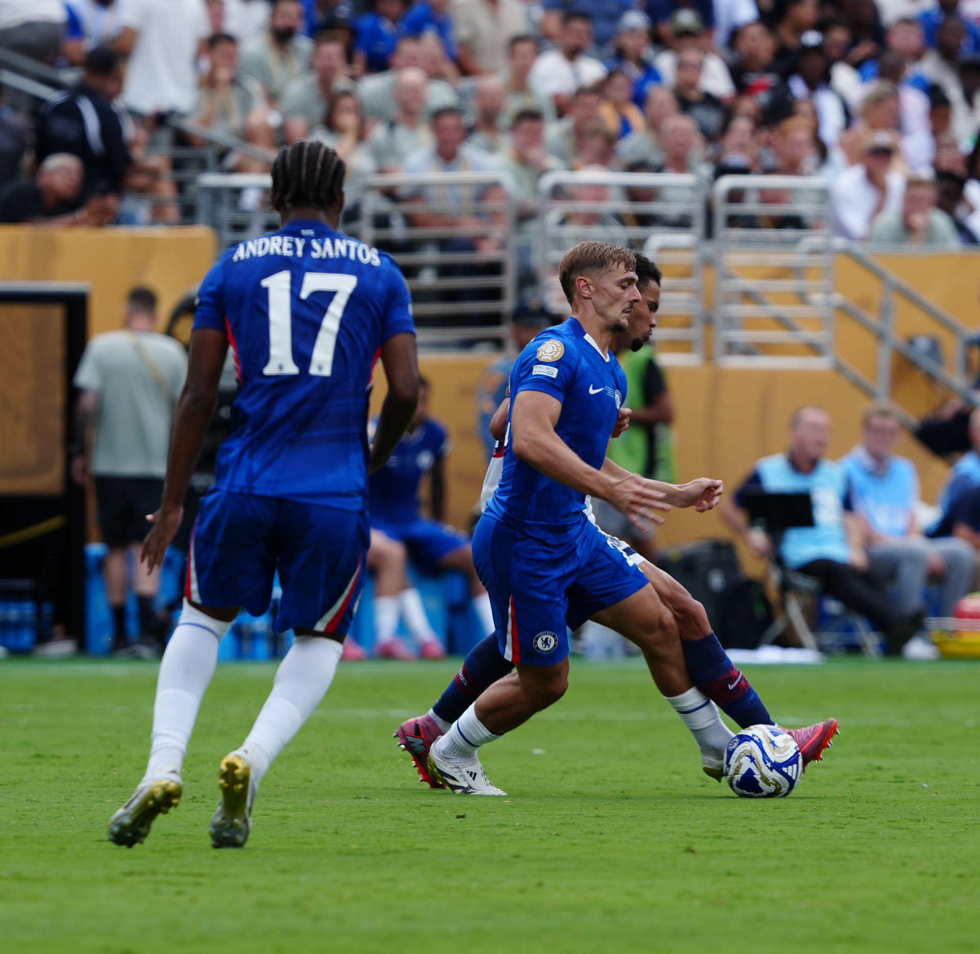  Chelsea FC logró el primer título de Copa Mundial de Clubes FIFA en la historia y un récord de 3-0 al derrotar al Paris Saint-Germain en la primera final organizado por la FIFA es territorio estadounidense, jugado en el METLIFE ESTADIUM de New Jersey