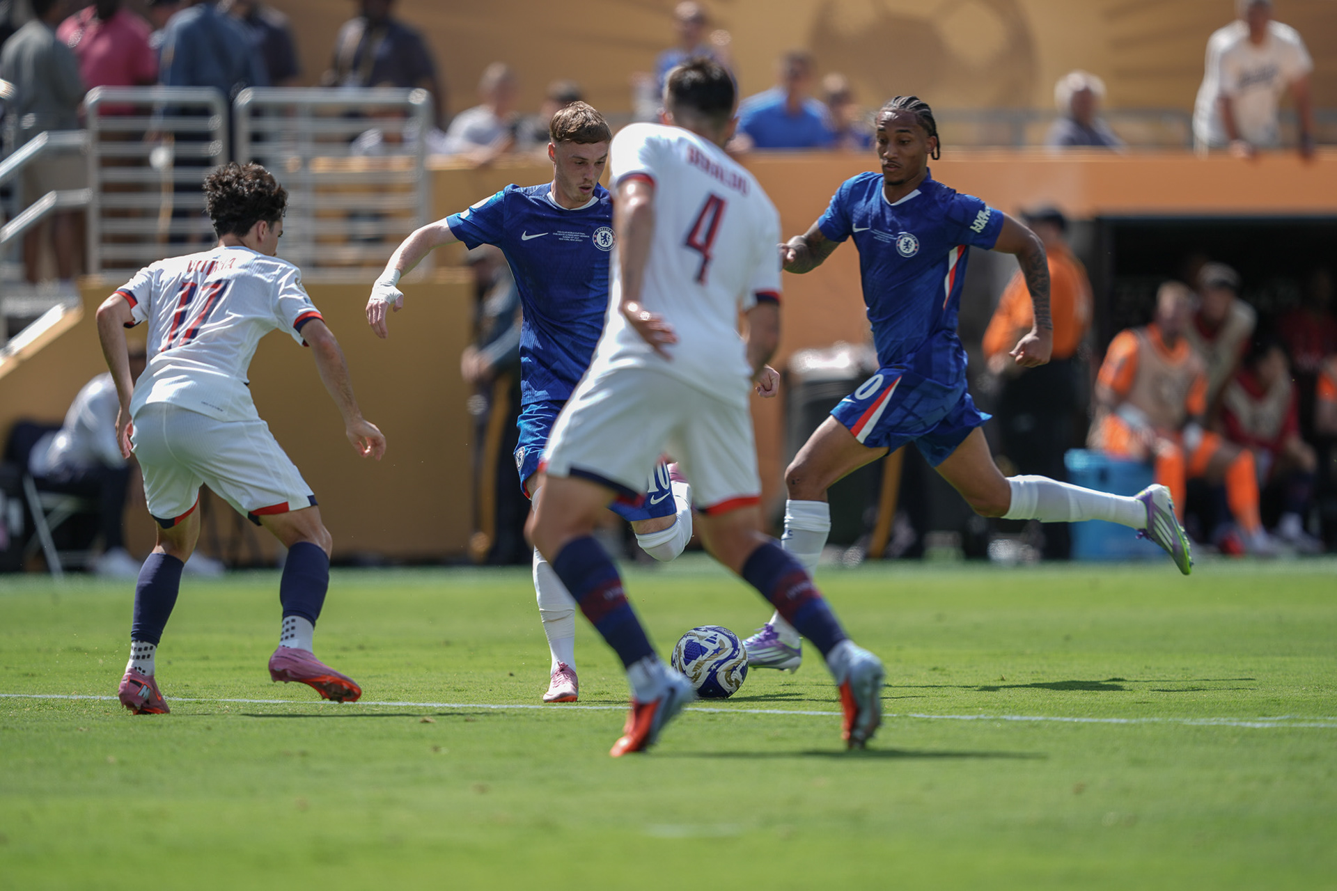 (SPO) Medal Ceremony for Players of Chelsea and PSG: FIFA Club World Cup 2925. July 13, 2025, New Jersey, USA: Medal Ceremony of finalists of FIFA Club World Cup 2025 presented by US President Donald Trump and FIFA President Gianni Infantino after soccer match between Chelsea and PSG valid for the finals of FIFA Club World Cup 2025 at MetLife stadium in New Jersey. Chelsea won 3-0.