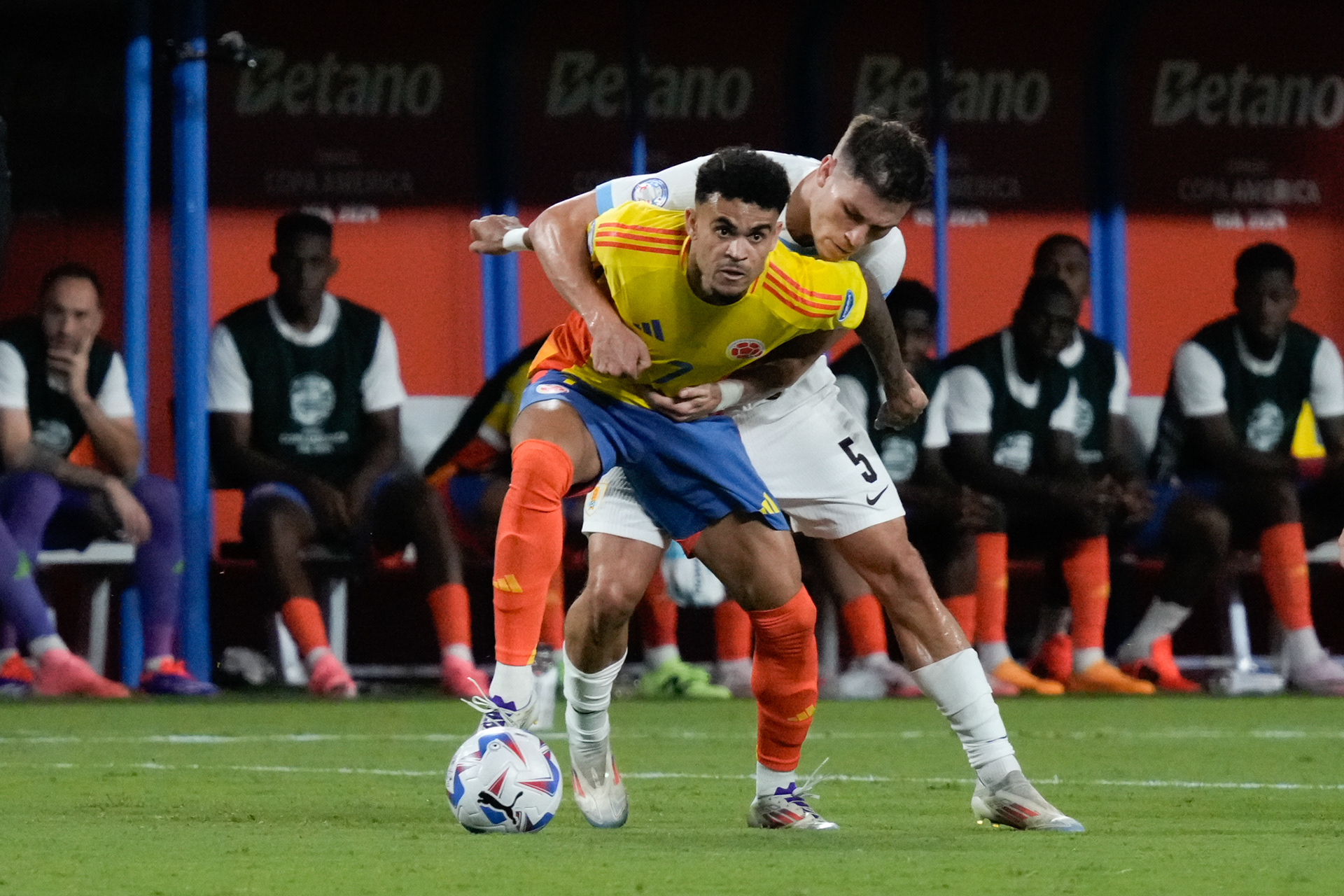 Colombia vs. Uruguay — Copa América Semifinal, 2024. A fierce battle under the lights, where intensity and character defined every minute. Colombia faced Uruguay in a hard-fought semifinal marked by passion, tactical discipline, and unwavering determination — a performance that reflected the heart of a nation dreaming of the final stage.