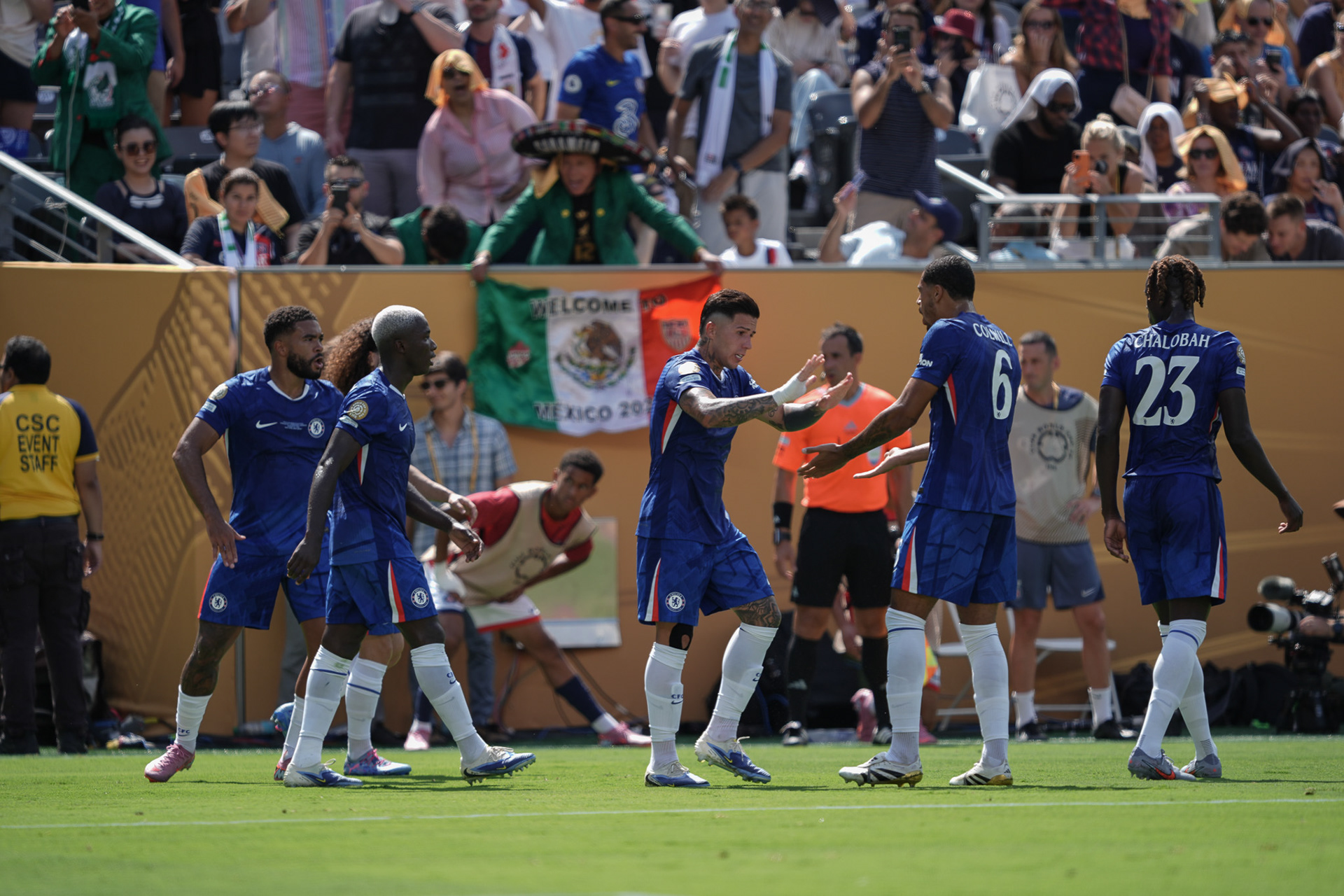 (SPO) Medal Ceremony for Players of Chelsea and PSG: FIFA Club World Cup 2925. July 13, 2025, New Jersey, USA: Medal Ceremony of finalists of FIFA Club World Cup 2025 presented by US President Donald Trump and FIFA President Gianni Infantino after soccer match between Chelsea and PSG valid for the finals of FIFA Club World Cup 2025 at MetLife stadium in New Jersey. Chelsea won 3-0.