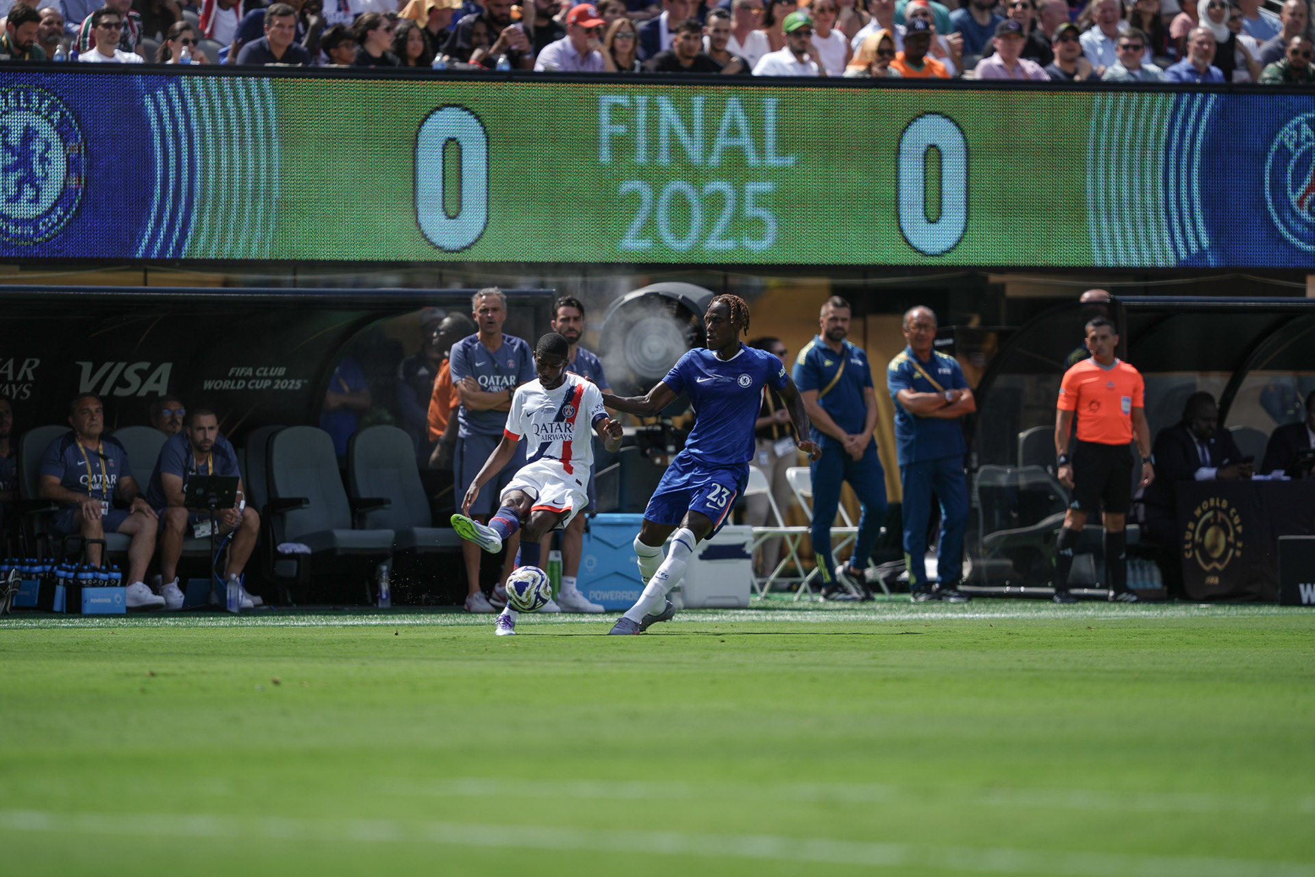 Chelsea FC logró el primer título de Copa Mundial de Clubes FIFA en la historia y un récord de 3-0 al derrotar al Paris Saint-Germain en la primera final organizada por la FIFA en territorio estadounidense, jugado en el METLIFE STADIUM de New Jersey.