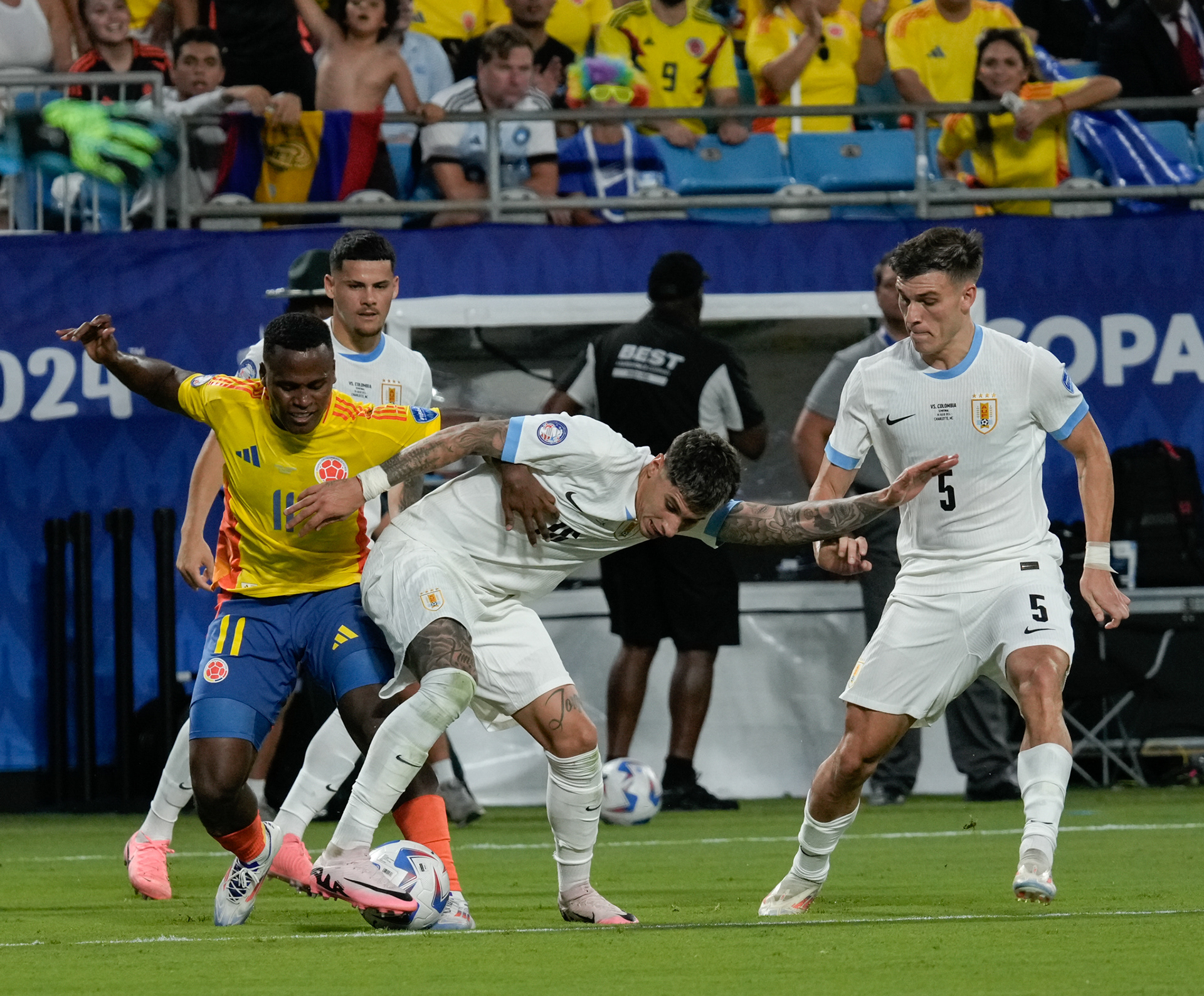 Colombia vs. Uruguay — Copa América Semifinal, 2024. A fierce battle under the lights, where intensity and character defined every minute. Colombia faced Uruguay in a hard-fought semifinal marked by passion, tactical discipline, and unwavering determination — a performance that reflected the heart of a nation dreaming of the final stage.