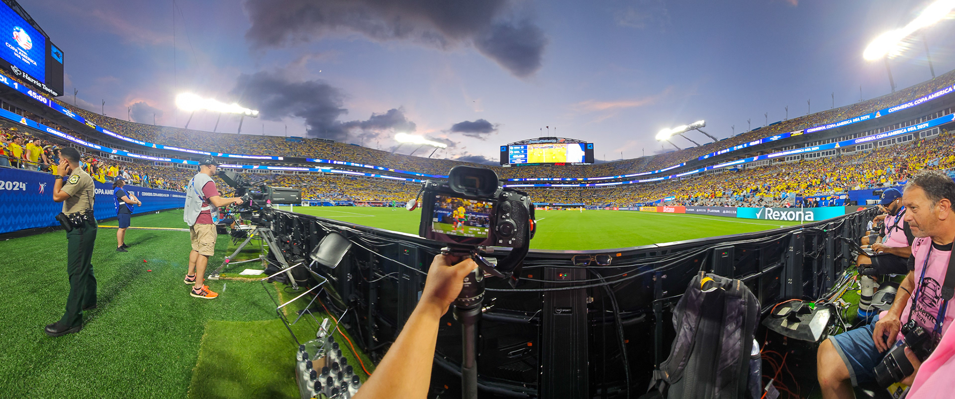 Colombia vs. Uruguay — Copa América Semifinal, 2024. A fierce battle under the lights, where intensity and character defined every minute. Colombia faced Uruguay in a hard-fought semifinal marked by passion, tactical discipline, and unwavering determination — a performance that reflected the heart of a nation dreaming of the final stage.