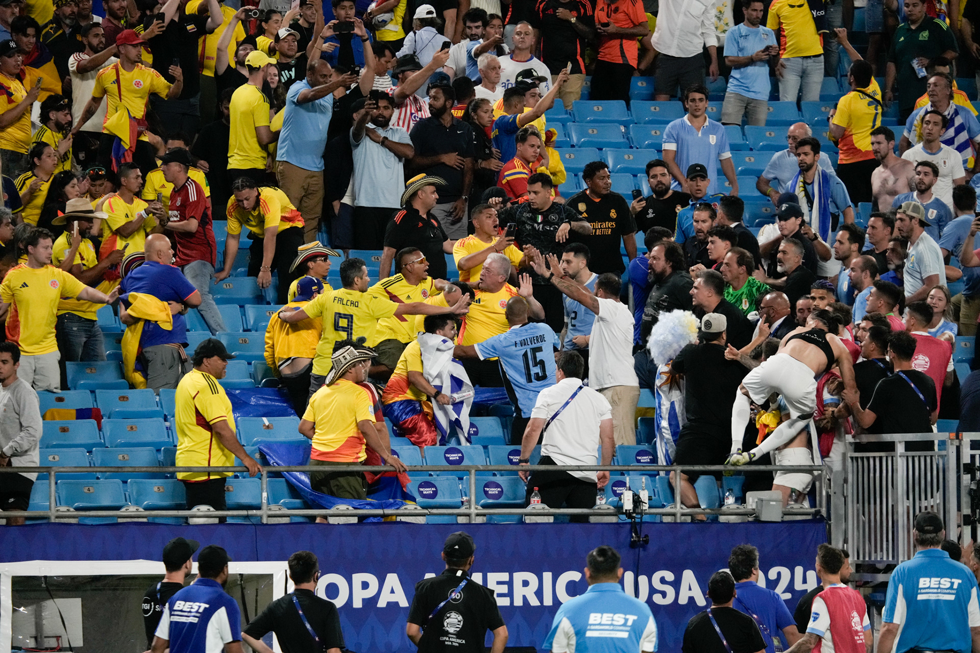 Colombia vs. Uruguay — Copa América Semifinal, 2024. A fierce battle under the lights, where intensity and character defined every minute. Colombia faced Uruguay in a hard-fought semifinal marked by passion, tactical discipline, and unwavering determination — a performance that reflected the heart of a nation dreaming of the final stage.