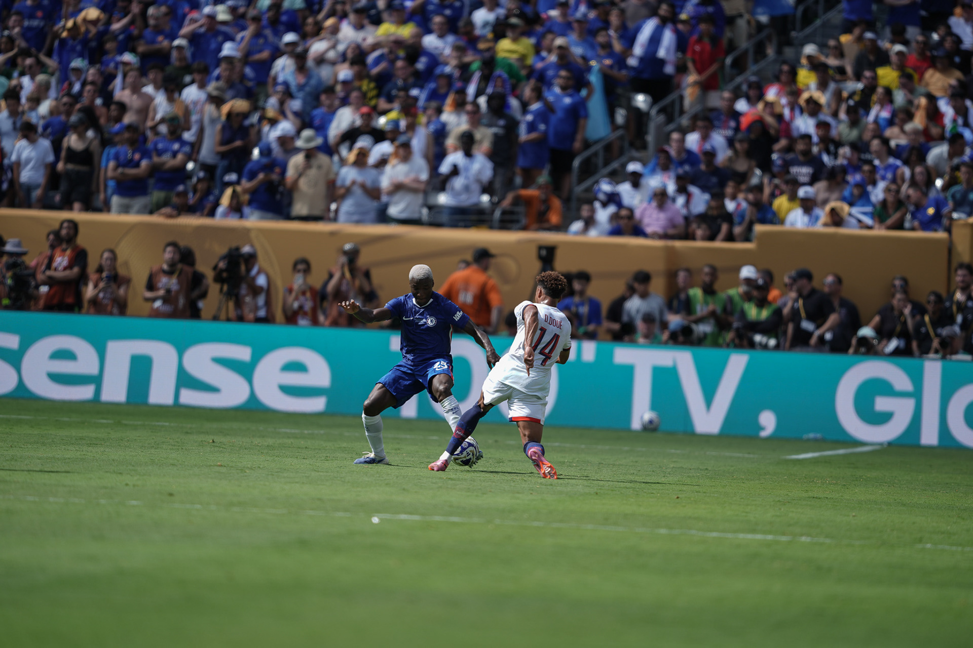(SPO) Medal Ceremony for Players of Chelsea and PSG: FIFA Club World Cup 2925. July 13, 2025, New Jersey, USA: Medal Ceremony of finalists of FIFA Club World Cup 2025 presented by US President Donald Trump and FIFA President Gianni Infantino after soccer match between Chelsea and PSG valid for the finals of FIFA Club World Cup 2025 at MetLife stadium in New Jersey. Chelsea won 3-0.