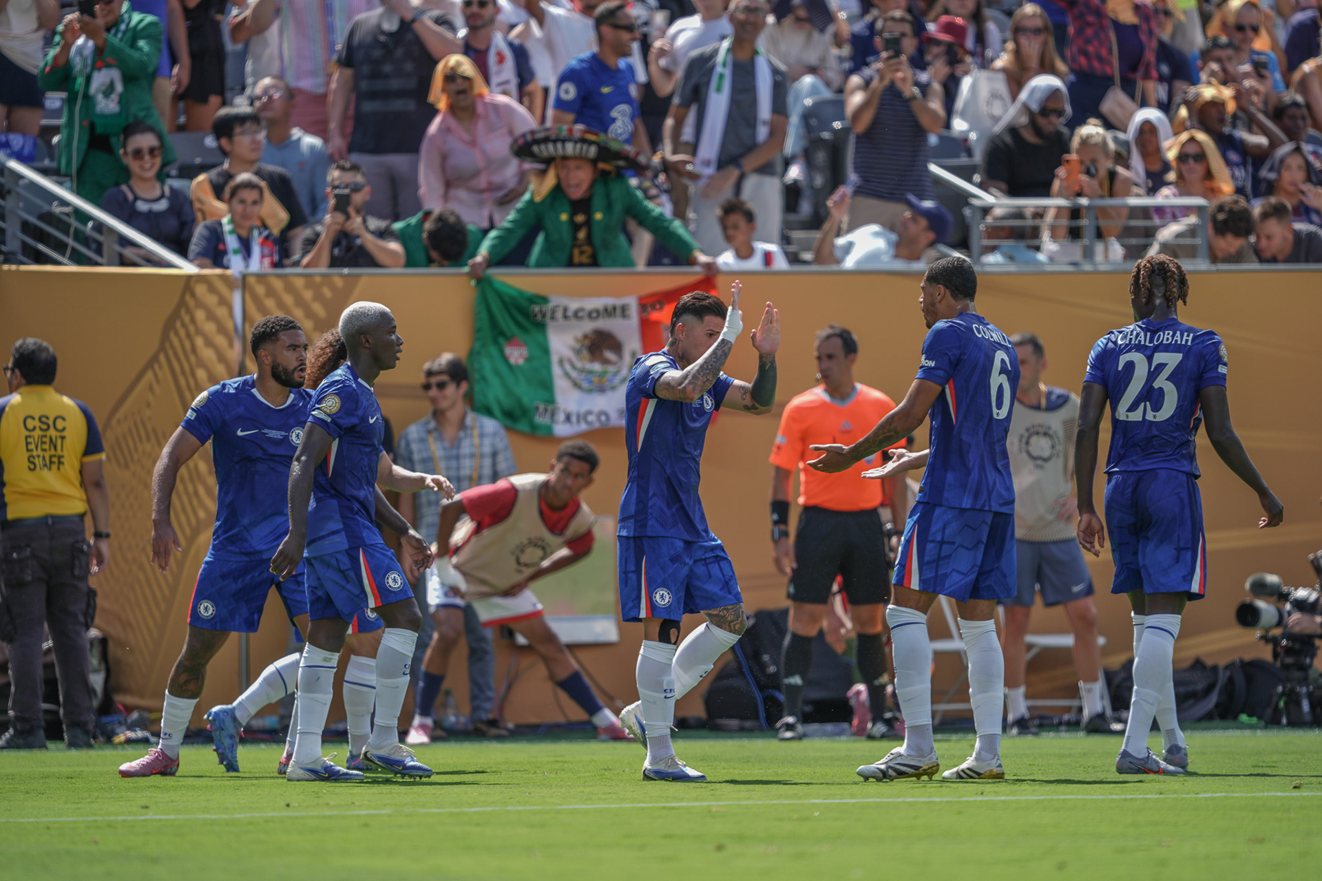 (SPO) Medal Ceremony for Players of Chelsea and PSG: FIFA Club World Cup 2925. July 13, 2025, New Jersey, USA: Medal Ceremony of finalists of FIFA Club World Cup 2025 presented by US President Donald Trump and FIFA President Gianni Infantino after soccer match between Chelsea and PSG valid for the finals of FIFA Club World Cup 2025 at MetLife stadium in New Jersey. Chelsea won 3-0.