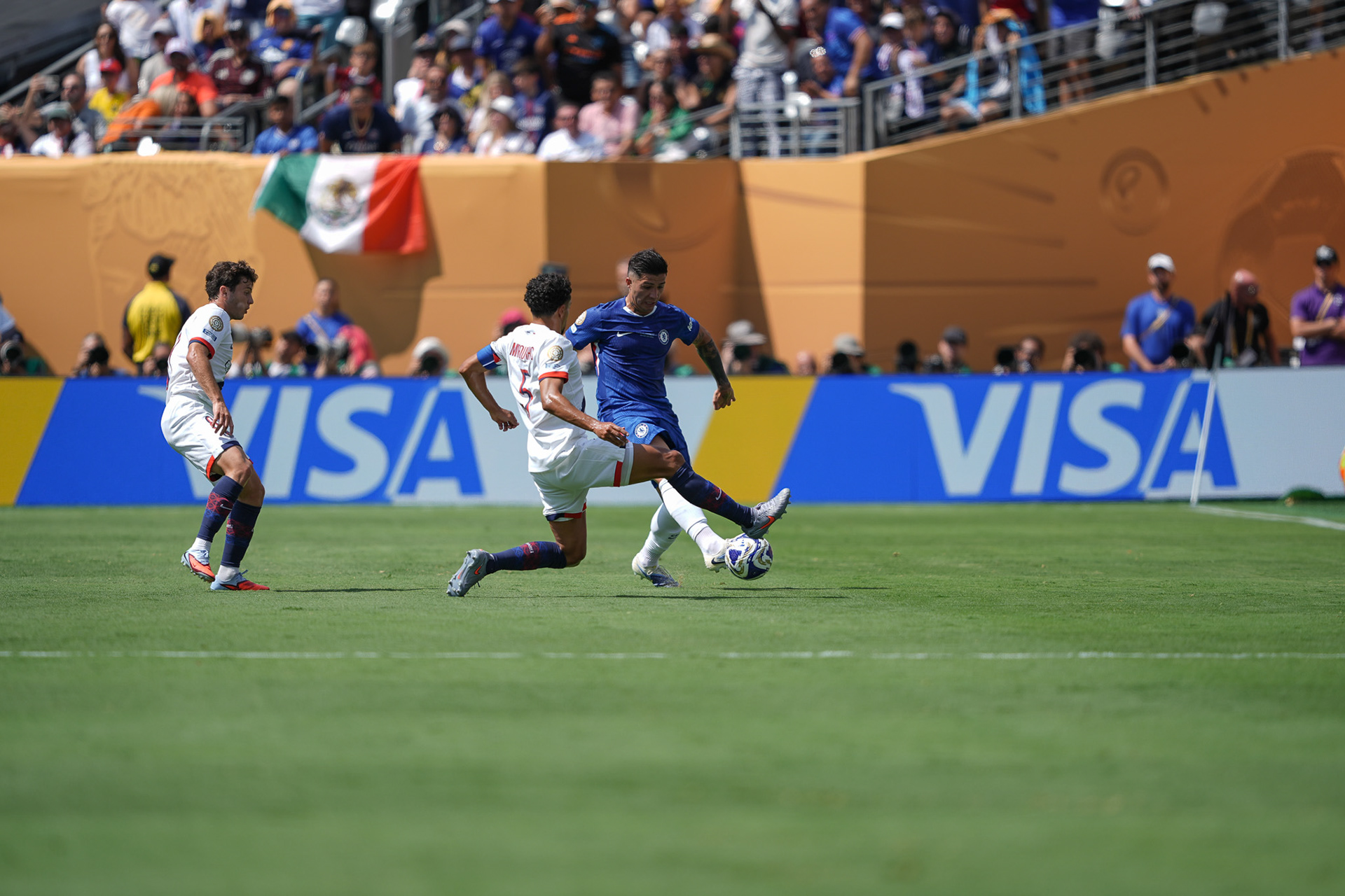 (SPO) Medal Ceremony for Players of Chelsea and PSG: FIFA Club World Cup 2925. July 13, 2025, New Jersey, USA: Medal Ceremony of finalists of FIFA Club World Cup 2025 presented by US President Donald Trump and FIFA President Gianni Infantino after soccer match between Chelsea and PSG valid for the finals of FIFA Club World Cup 2025 at MetLife stadium in New Jersey. Chelsea won 3-0.
