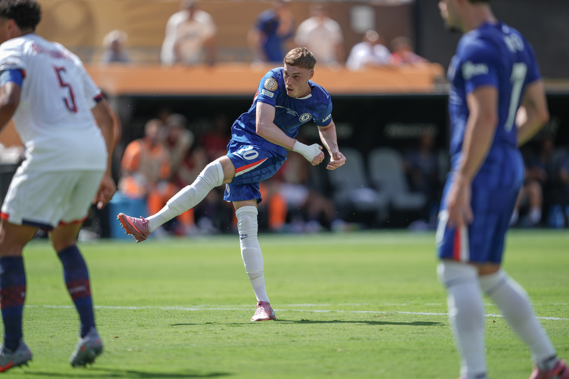 (SPO) Medal Ceremony for Players of Chelsea and PSG: FIFA Club World Cup 2925. July 13, 2025, New Jersey, USA: Medal Ceremony of finalists of FIFA Club World Cup 2025 presented by US President Donald Trump and FIFA President Gianni Infantino after soccer match between Chelsea and PSG valid for the finals of FIFA Club World Cup 2025 at MetLife stadium in New Jersey. Chelsea won 3-0.