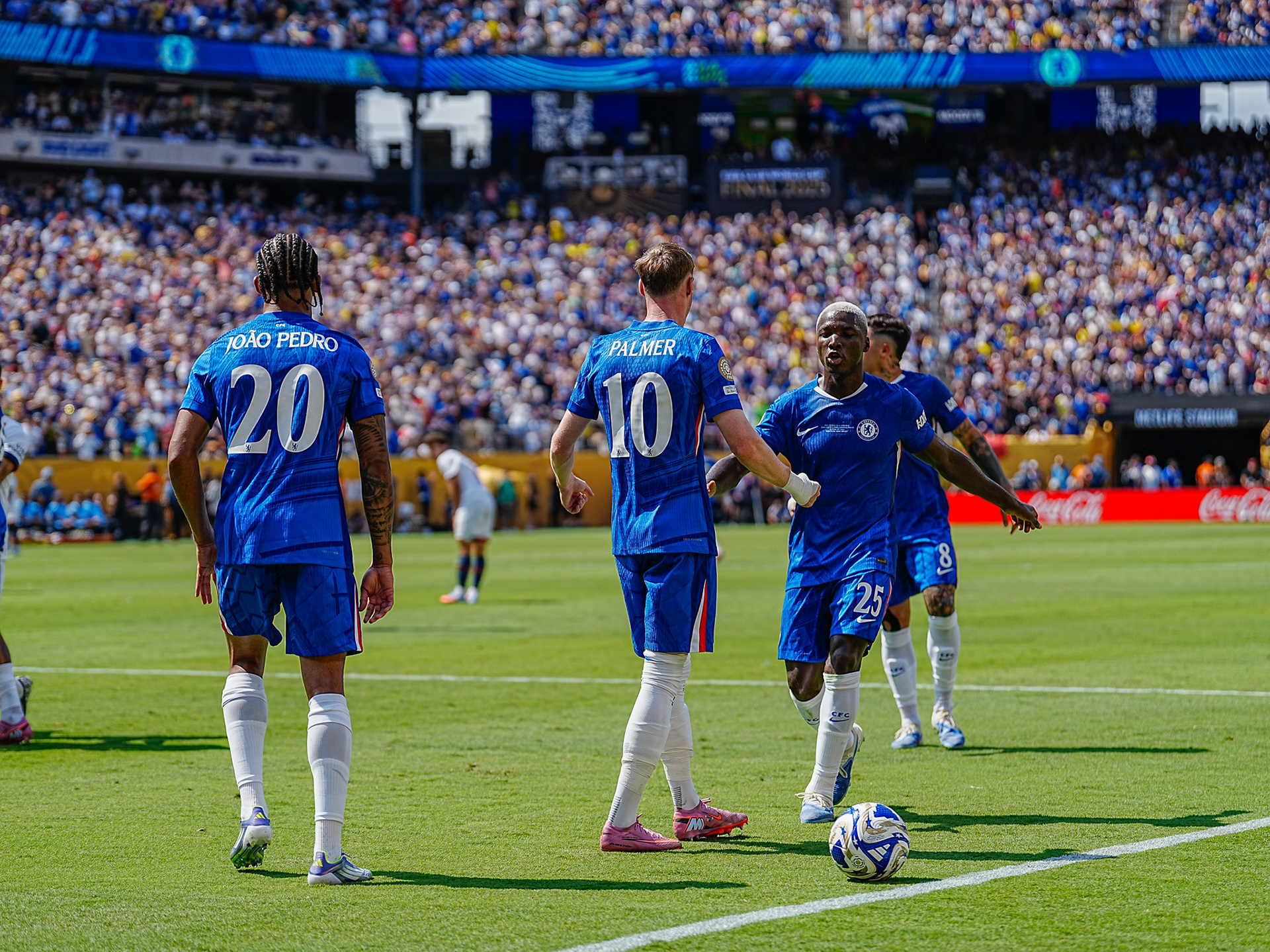Chelsea FC logró el primer título de Copa Mundial de Clubes FIFA en la historia y un récord de 3-0 al derrotar al Paris Saint-Germain en la primera final organizada por la FIFA en territorio estadounidense, jugado en el METLIFE STADIUM de New Jersey.