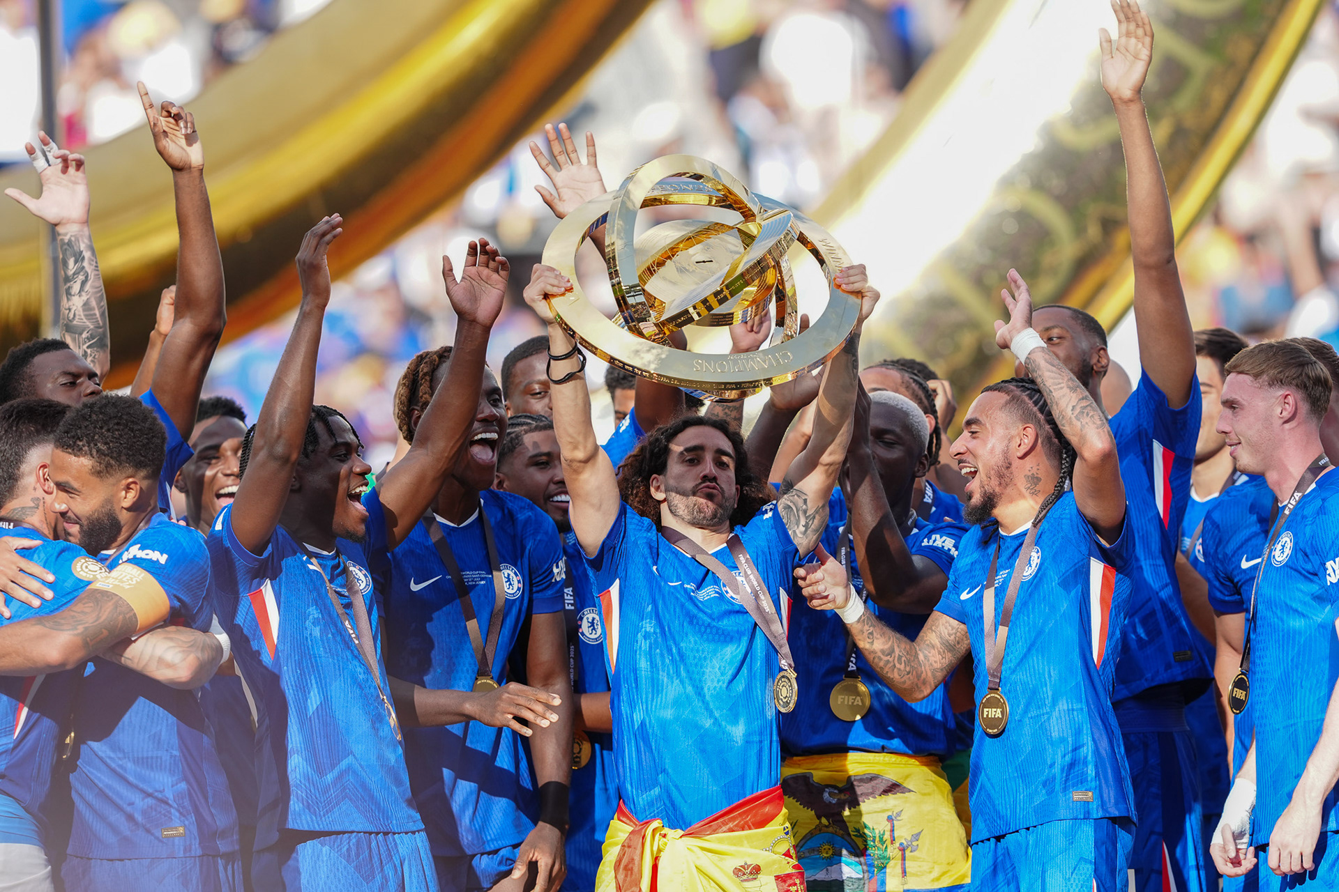 Chelsea FC logró el primer título de Copa Mundial de Clubes FIFA en la historia y un récord de 3-0 al derrotar al Paris Saint-Germain en la primera final organizada por la FIFA en territorio estadounidense, jugado en el METLIFE STADIUM de New Jersey.