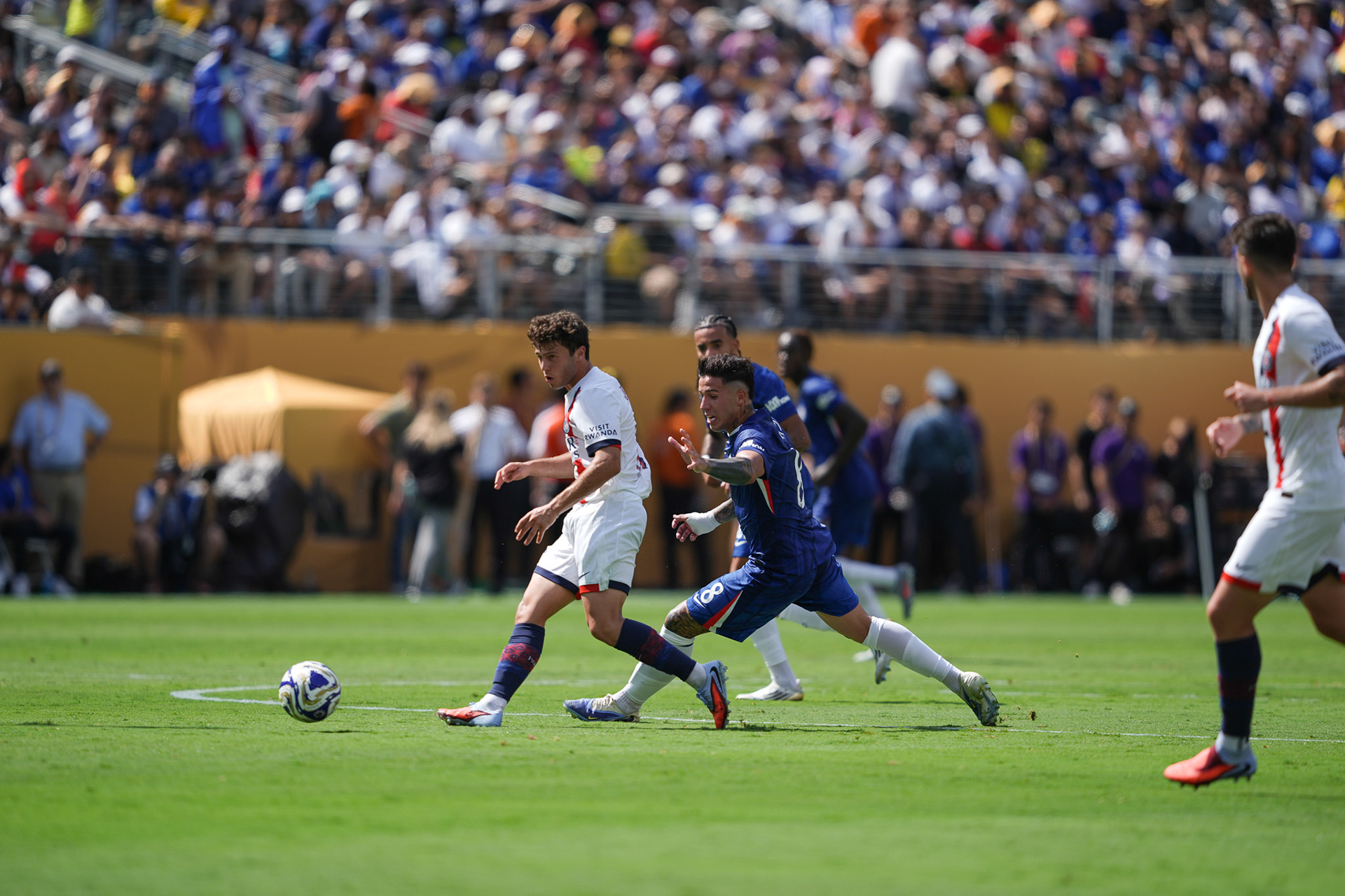 (SPO) Medal Ceremony for Players of Chelsea and PSG: FIFA Club World Cup 2925. July 13, 2025, New Jersey, USA: Medal Ceremony of finalists of FIFA Club World Cup 2025 presented by US President Donald Trump and FIFA President Gianni Infantino after soccer match between Chelsea and PSG valid for the finals of FIFA Club World Cup 2025 at MetLife stadium in New Jersey. Chelsea won 3-0.