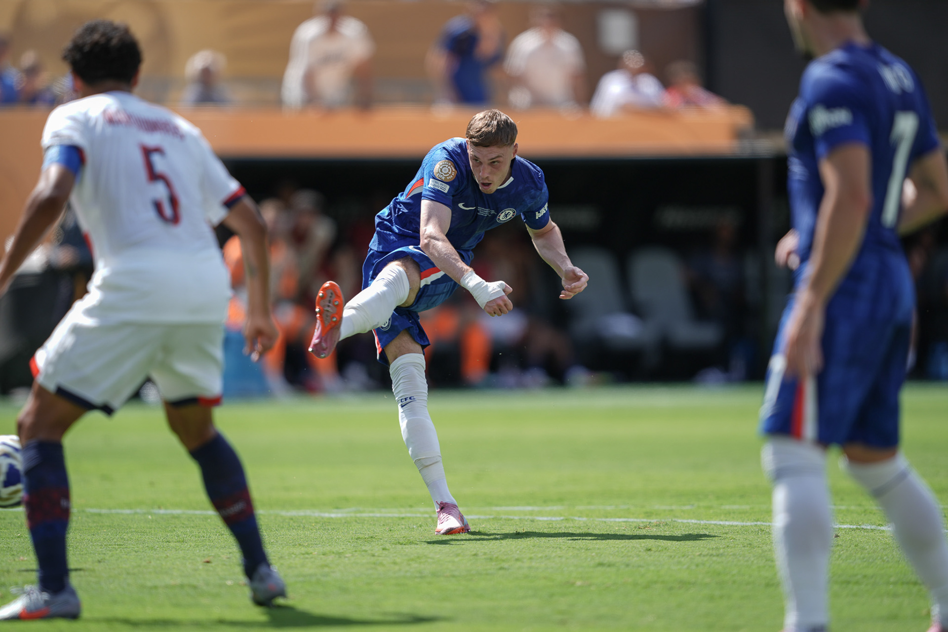 (SPO) Medal Ceremony for Players of Chelsea and PSG: FIFA Club World Cup 2925. July 13, 2025, New Jersey, USA: Medal Ceremony of finalists of FIFA Club World Cup 2025 presented by US President Donald Trump and FIFA President Gianni Infantino after soccer match between Chelsea and PSG valid for the finals of FIFA Club World Cup 2025 at MetLife stadium in New Jersey. Chelsea won 3-0.