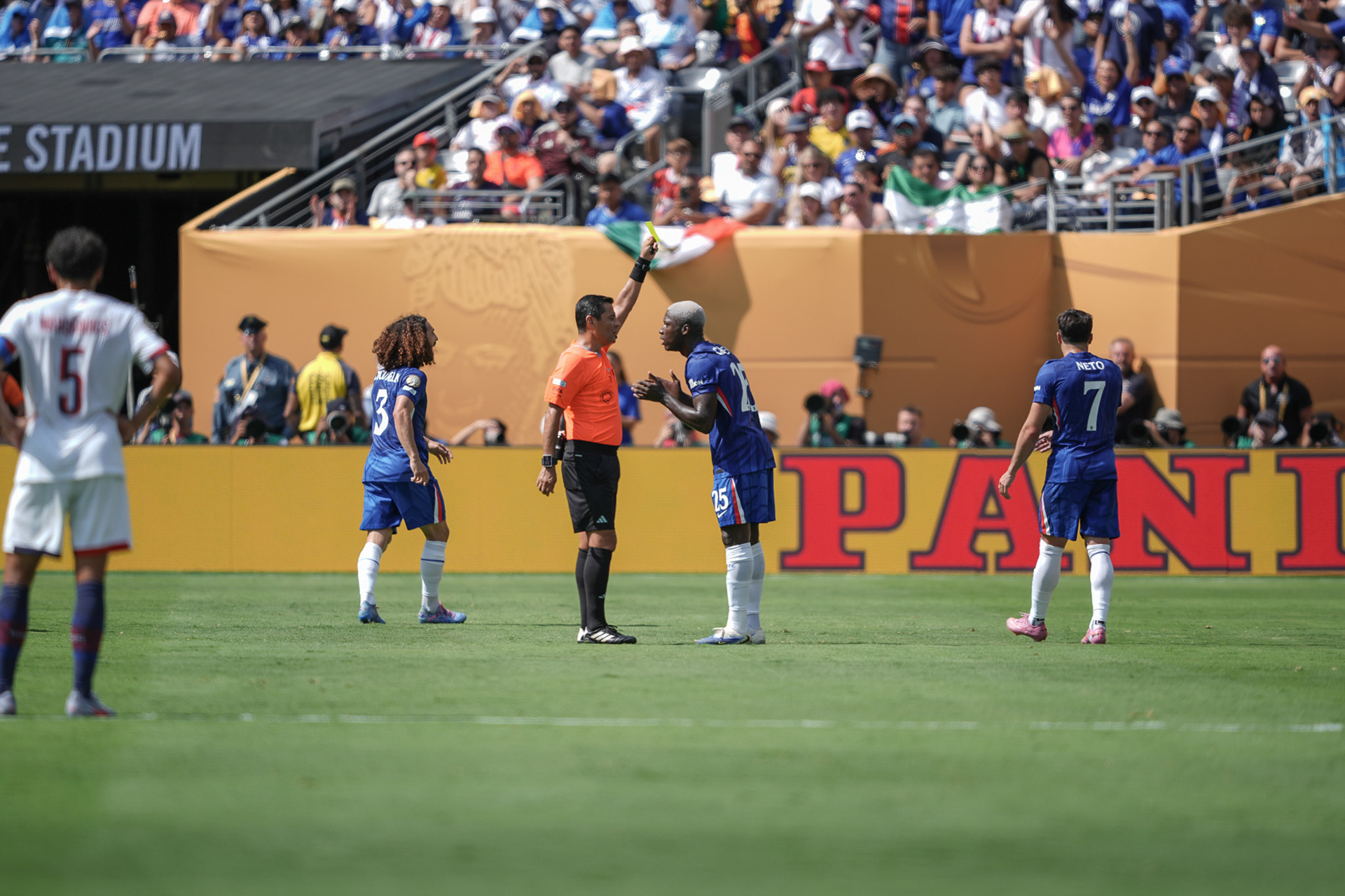 (SPO) Medal Ceremony for Players of Chelsea and PSG: FIFA Club World Cup 2925. July 13, 2025, New Jersey, USA: Medal Ceremony of finalists of FIFA Club World Cup 2025 presented by US President Donald Trump and FIFA President Gianni Infantino after soccer match between Chelsea and PSG valid for the finals of FIFA Club World Cup 2025 at MetLife stadium in New Jersey. Chelsea won 3-0.