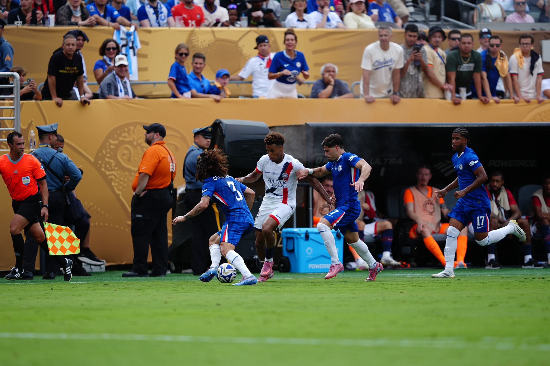 Chelsea FC logró el primer título de Copa Mundial de Clubes FIFA en la historia y un récord de 3-0 al derrotar al Paris Saint-Germain en la primera final organizada por la FIFA en territorio estadounidense, jugado en el METLIFE STADIUM de New Jersey.