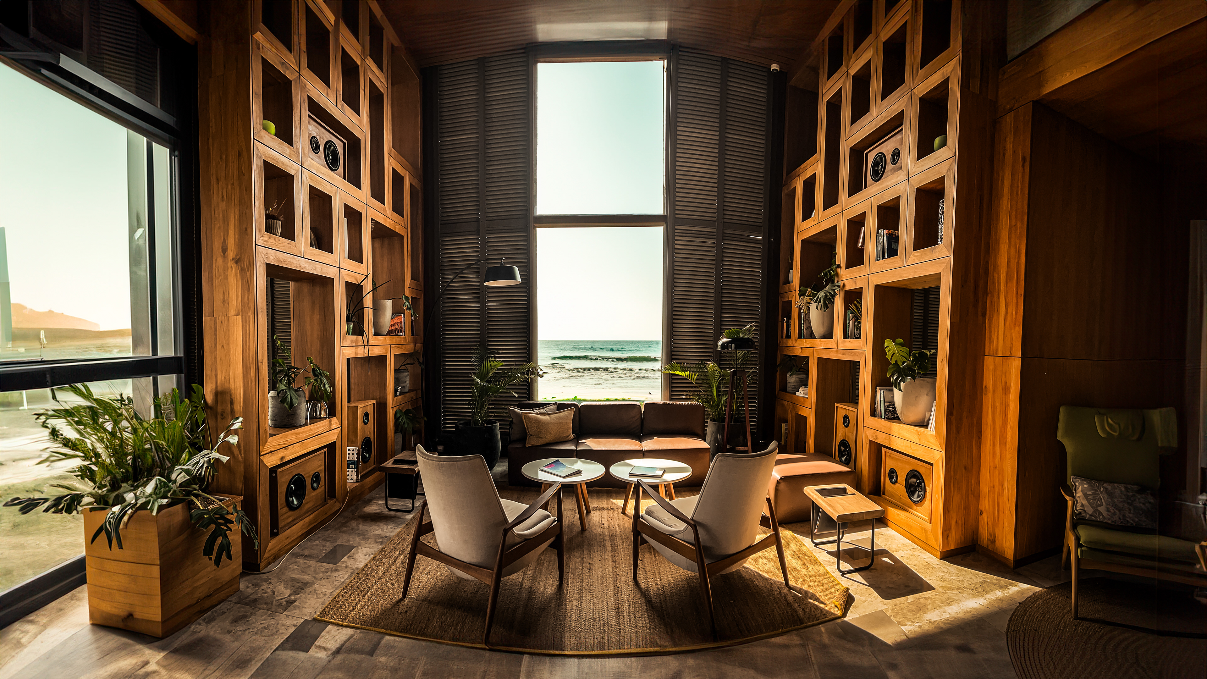 The Lounge at Long Beach Hotel