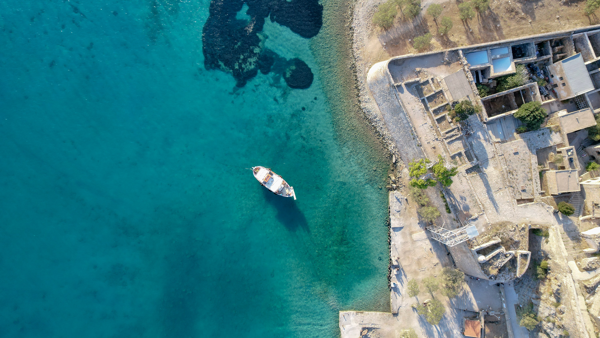 waiting for visitors to board the boat to Plaka