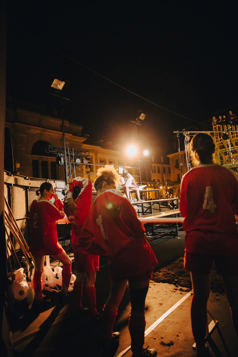 Où la Chèvre est attachée il faut qu'elle broute © Nikita Thevoz