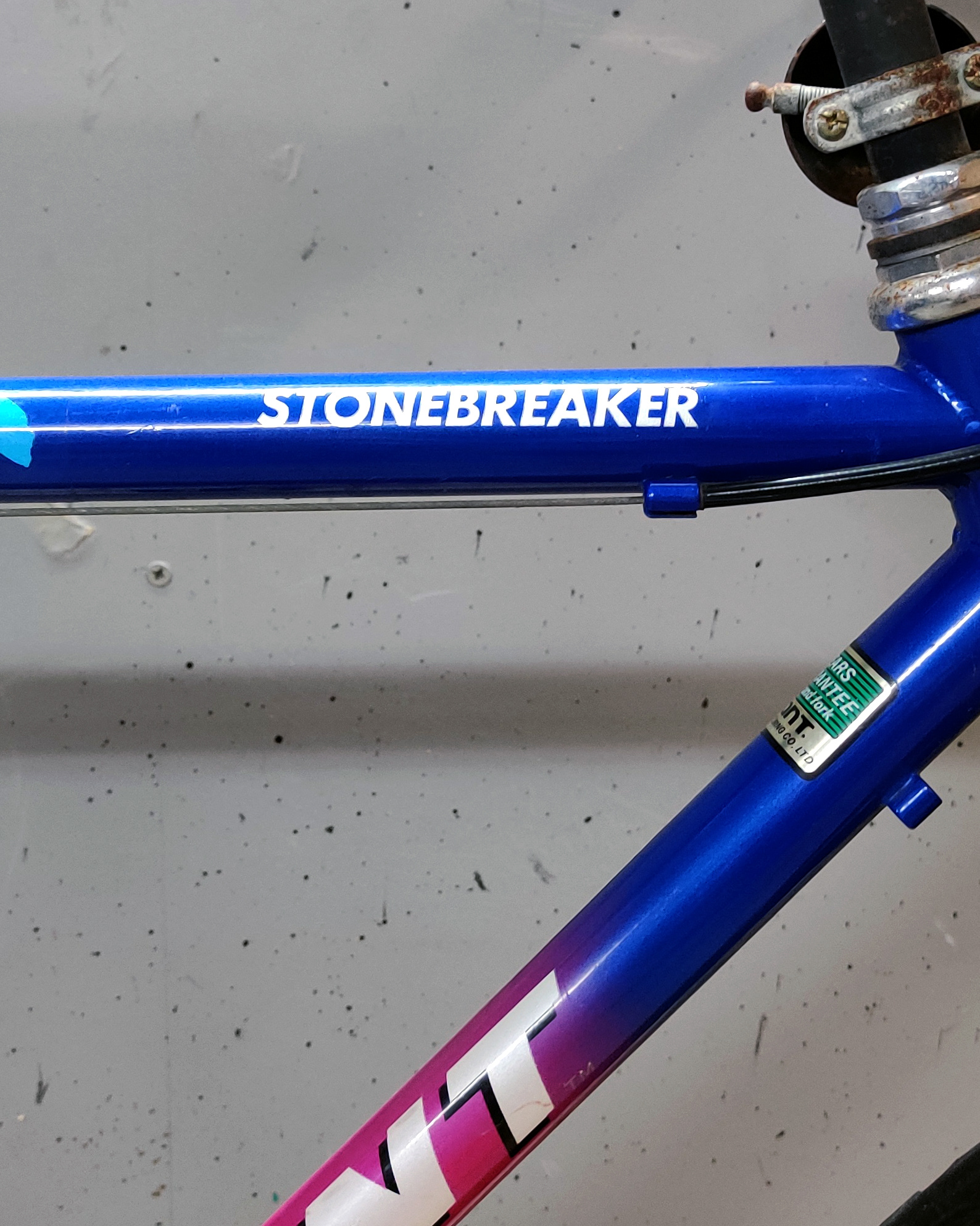 Giant Stonebreaker