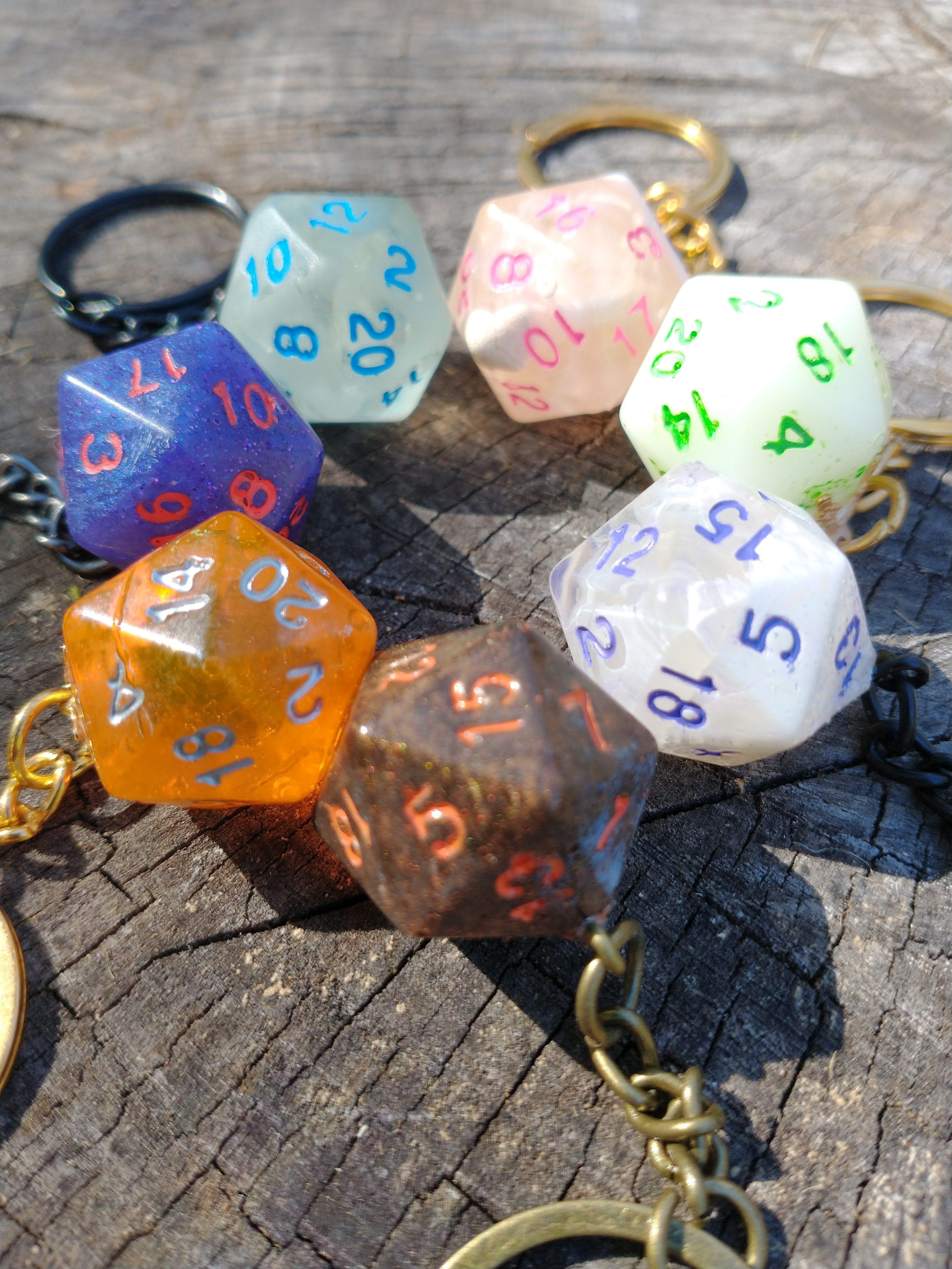 D20 Resin Keychains