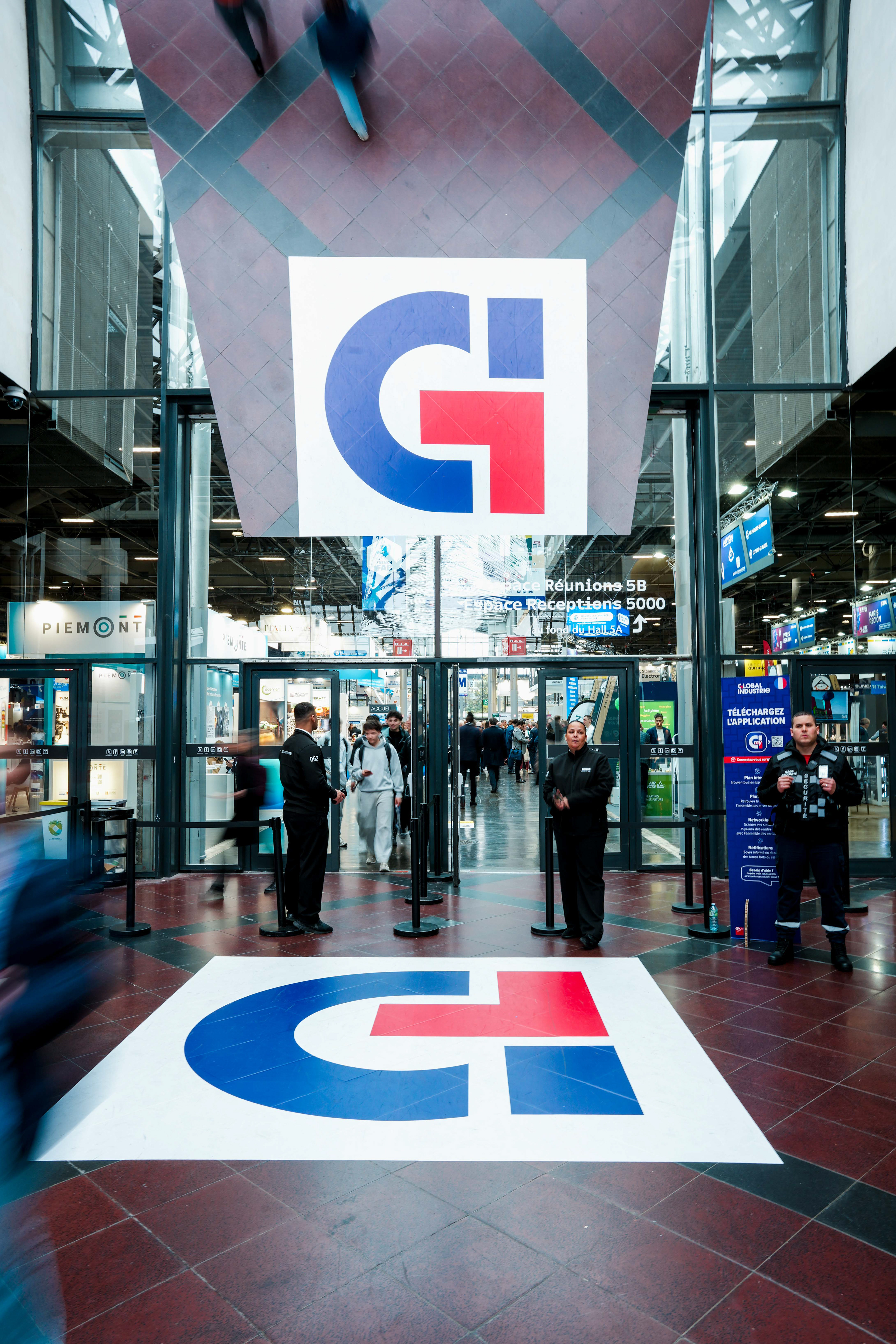 ©WhiteMirrorAgency - Global Industry