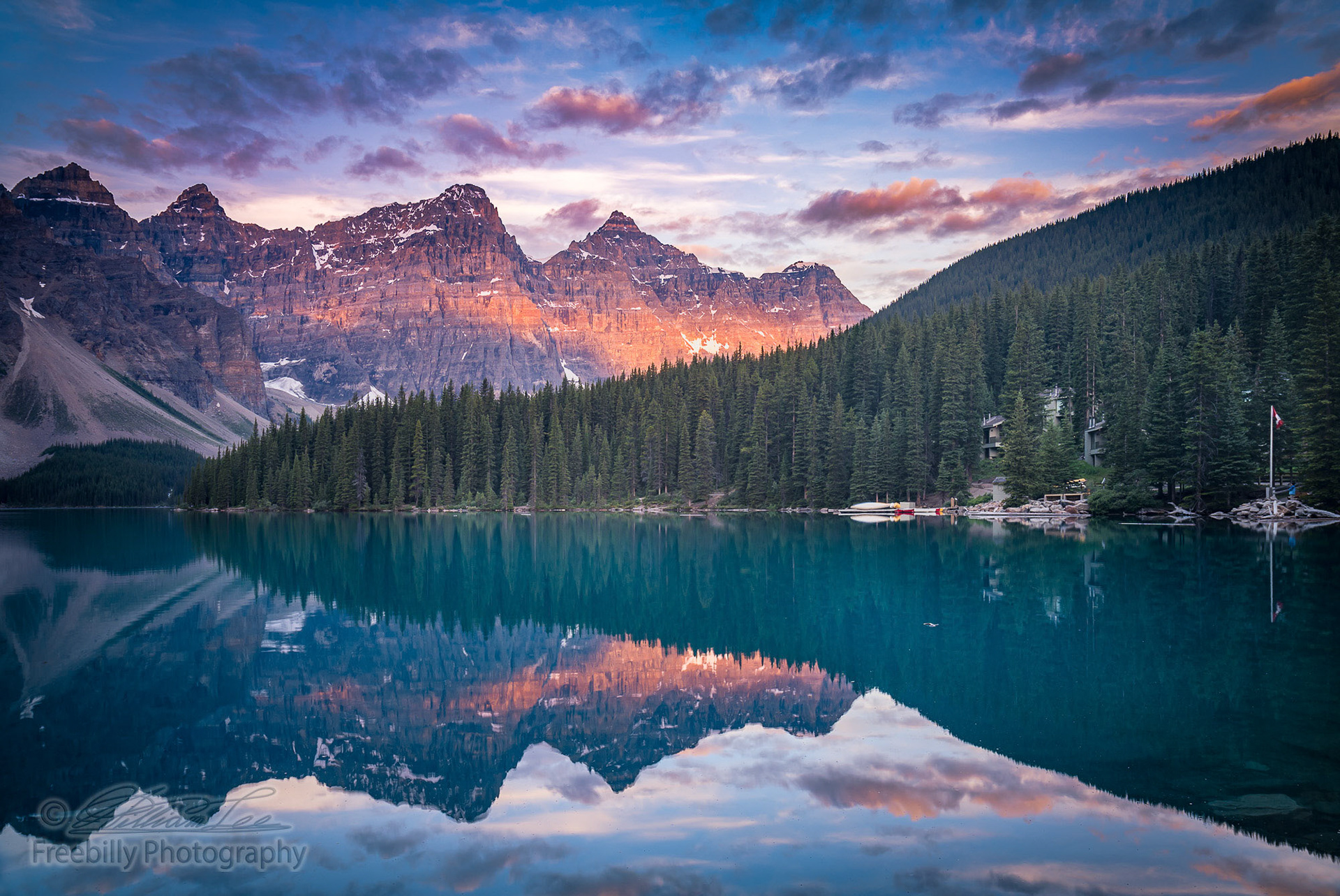 This is a photograph of the Banff National Park at early morning.