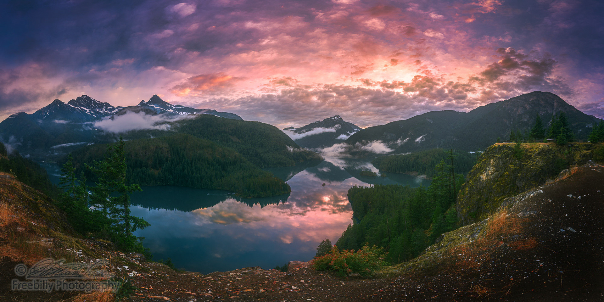 The sunset scene at North Cascades National Park.