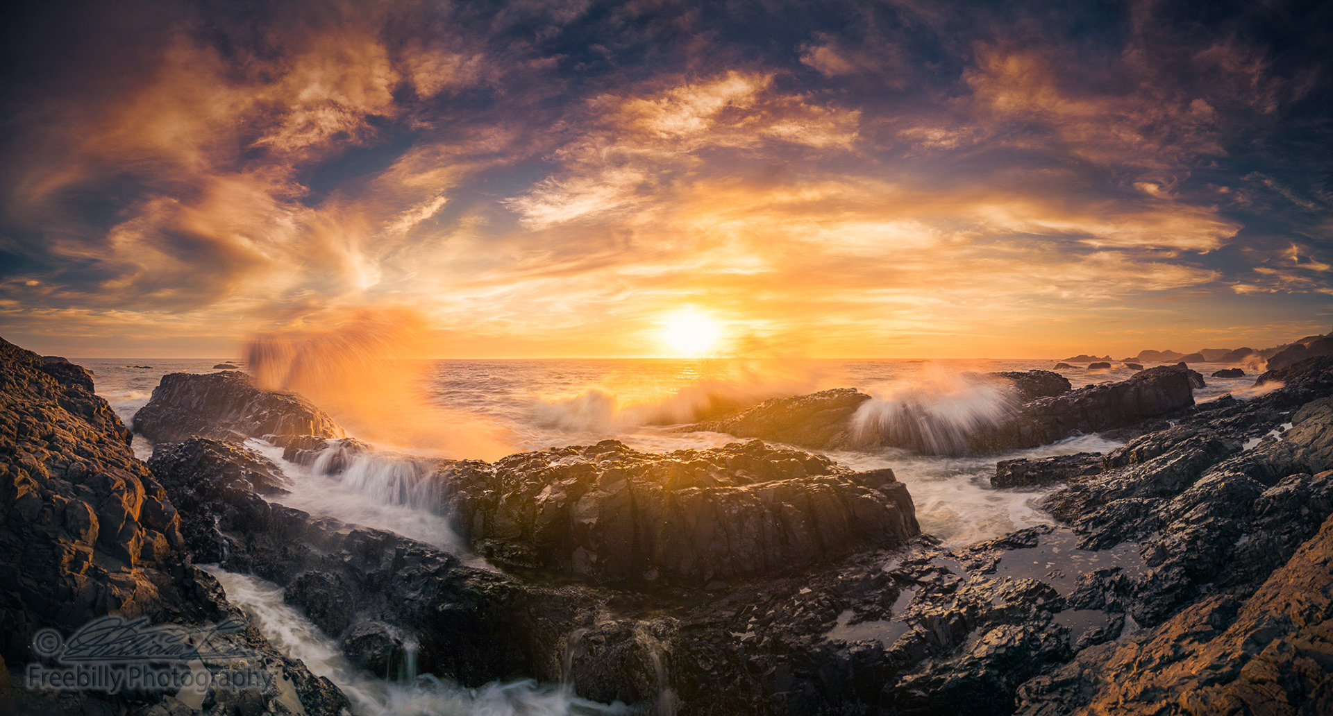 The wave splashes and coastal sunset of Oregon