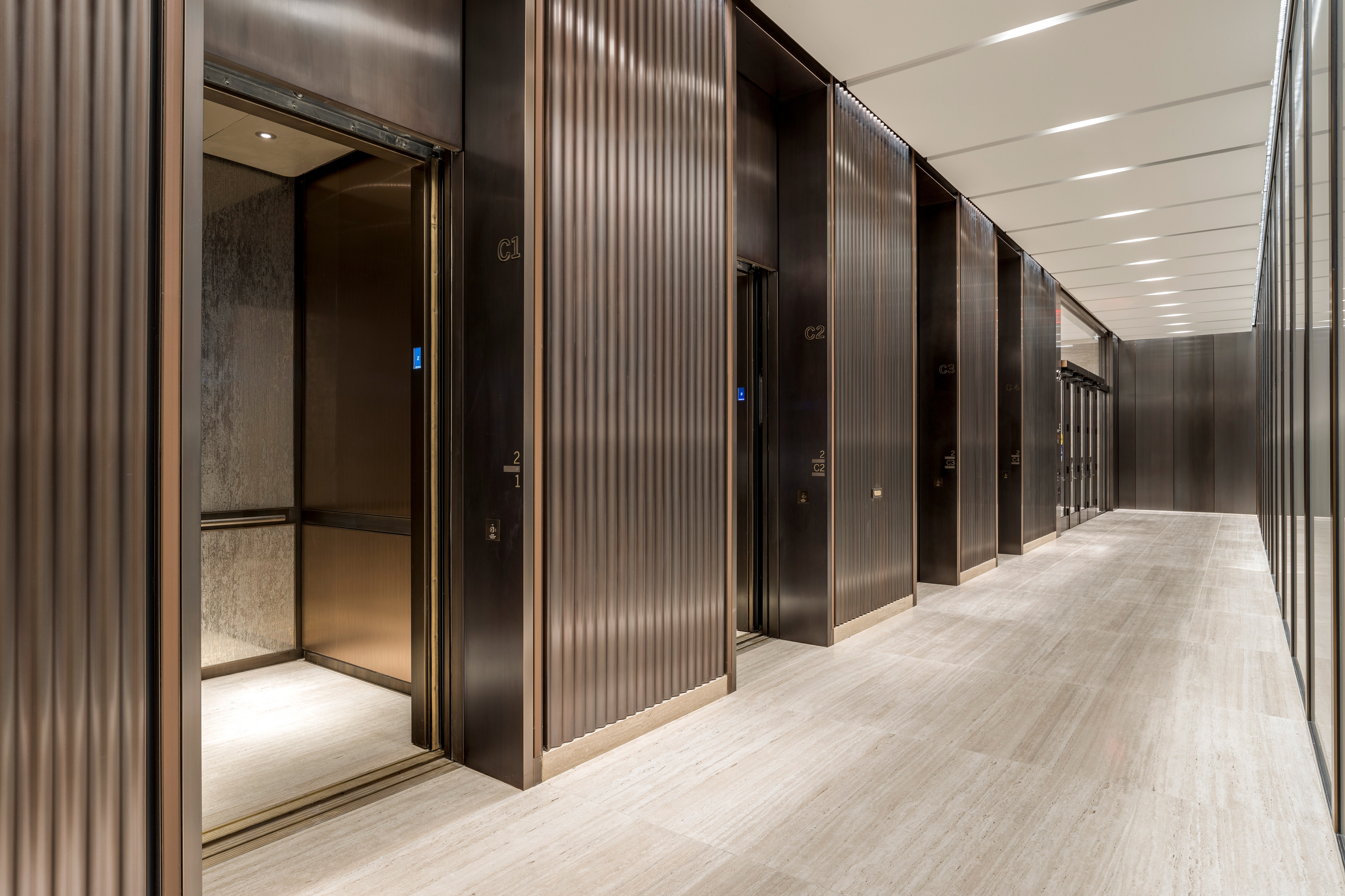 32 Floor TWIN Elevators Sky Lobby