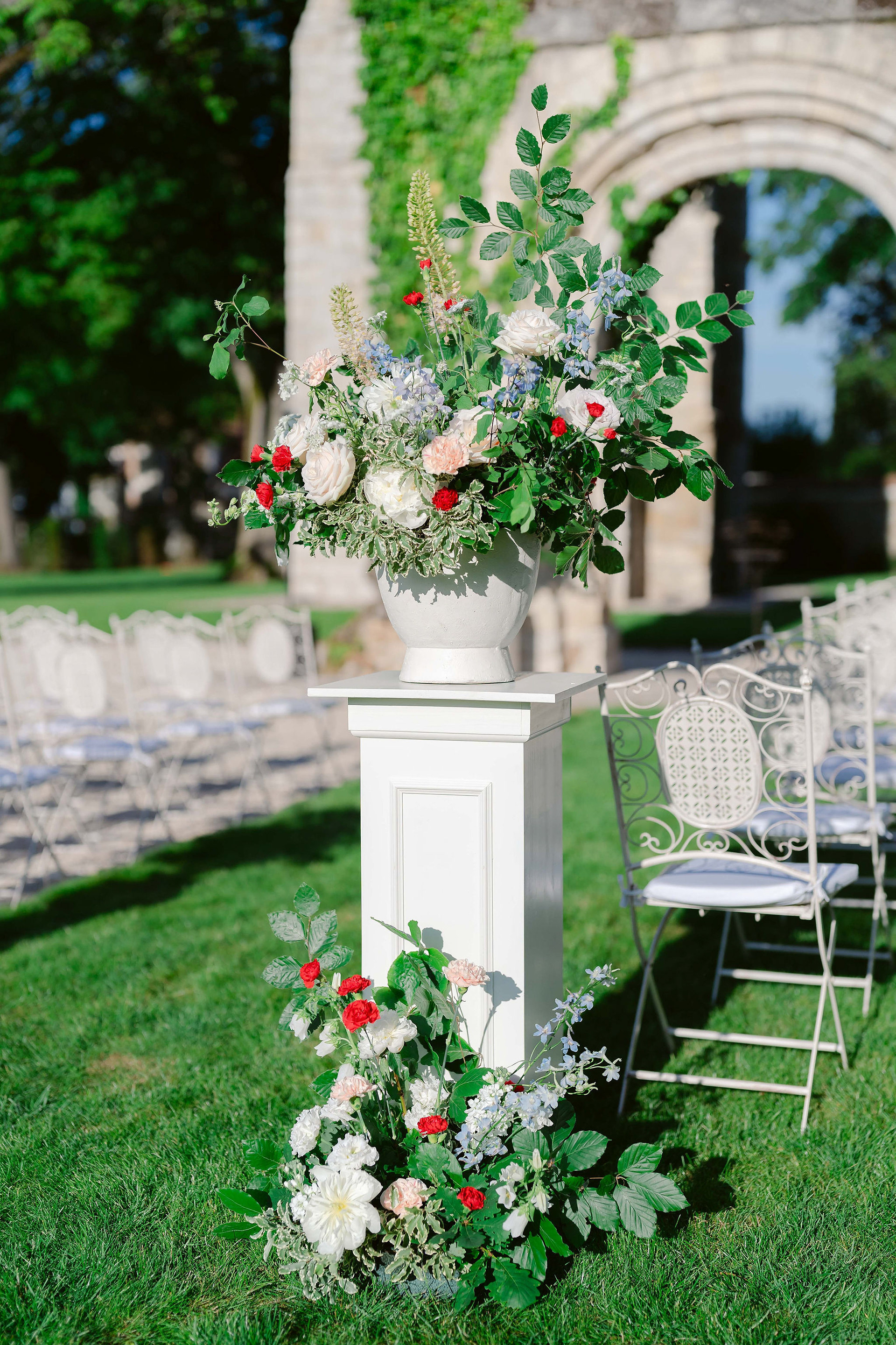 Bouquet de mariée @histoiressauvages // Chateau de Nainville les Roches // Photo @zephyrkokphotography