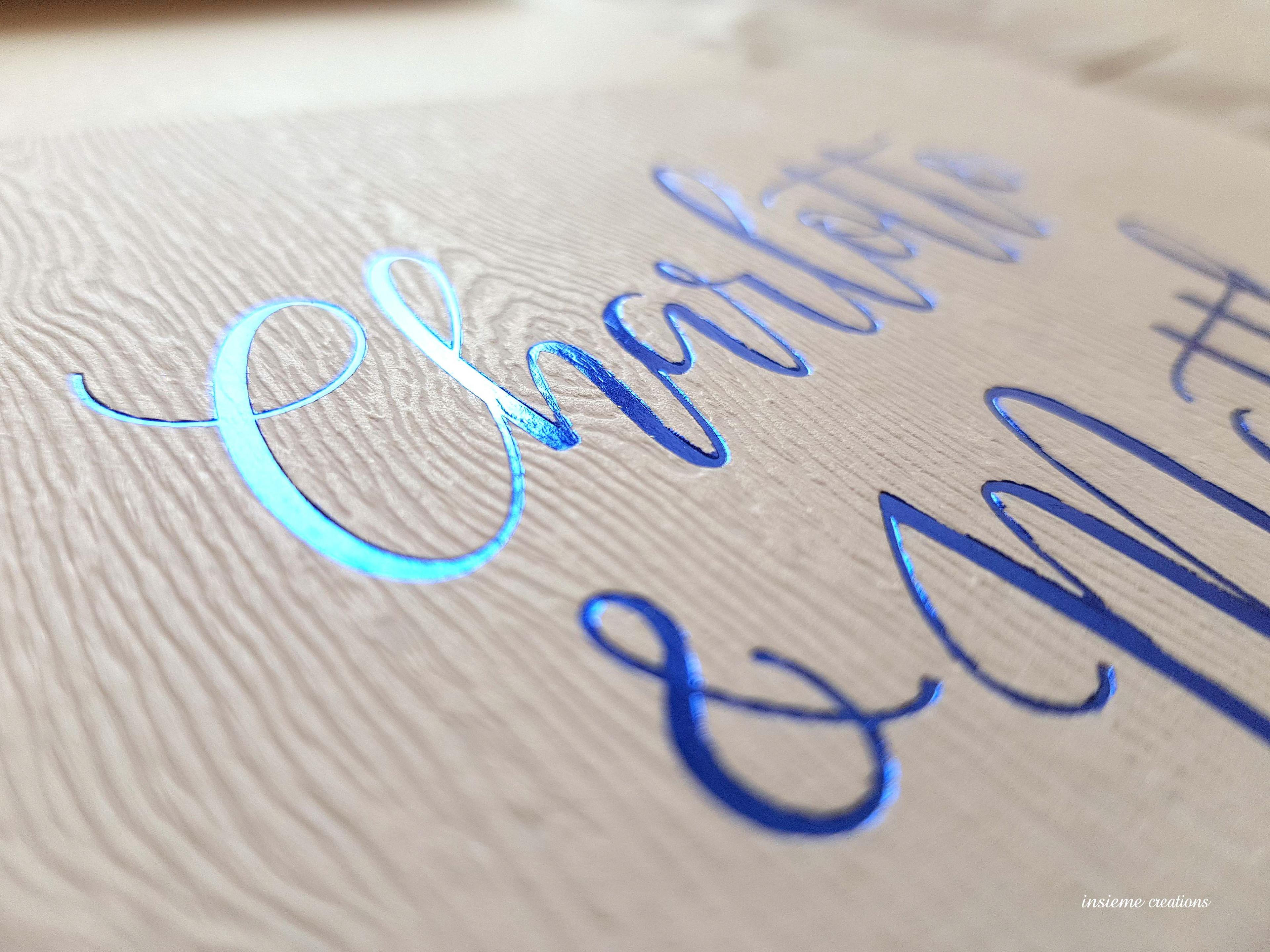 FAIRE PART DE MARIAGE, PAPIER DE CREATION EN DUPLEX, DORURE A CHAUD RECTO BLANC, VERSO BLEU
