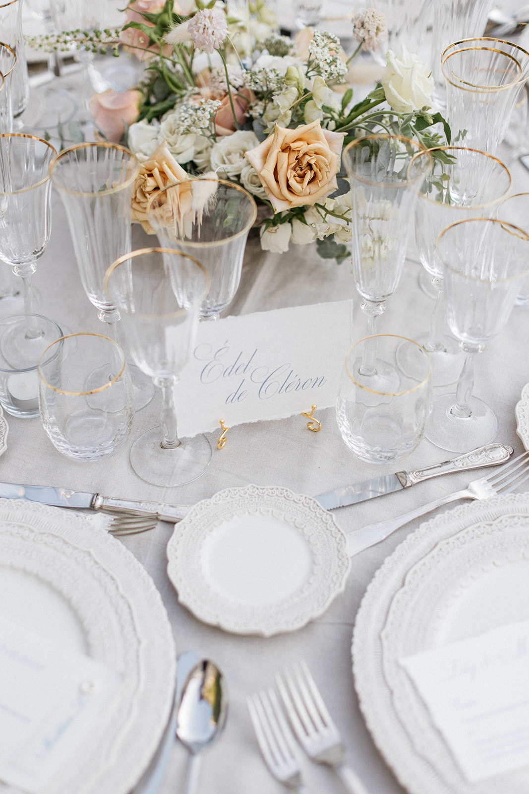 NOM DE TABLE // PAPIER PUR COTON // FLORAL DESIGN @veroniquelorre