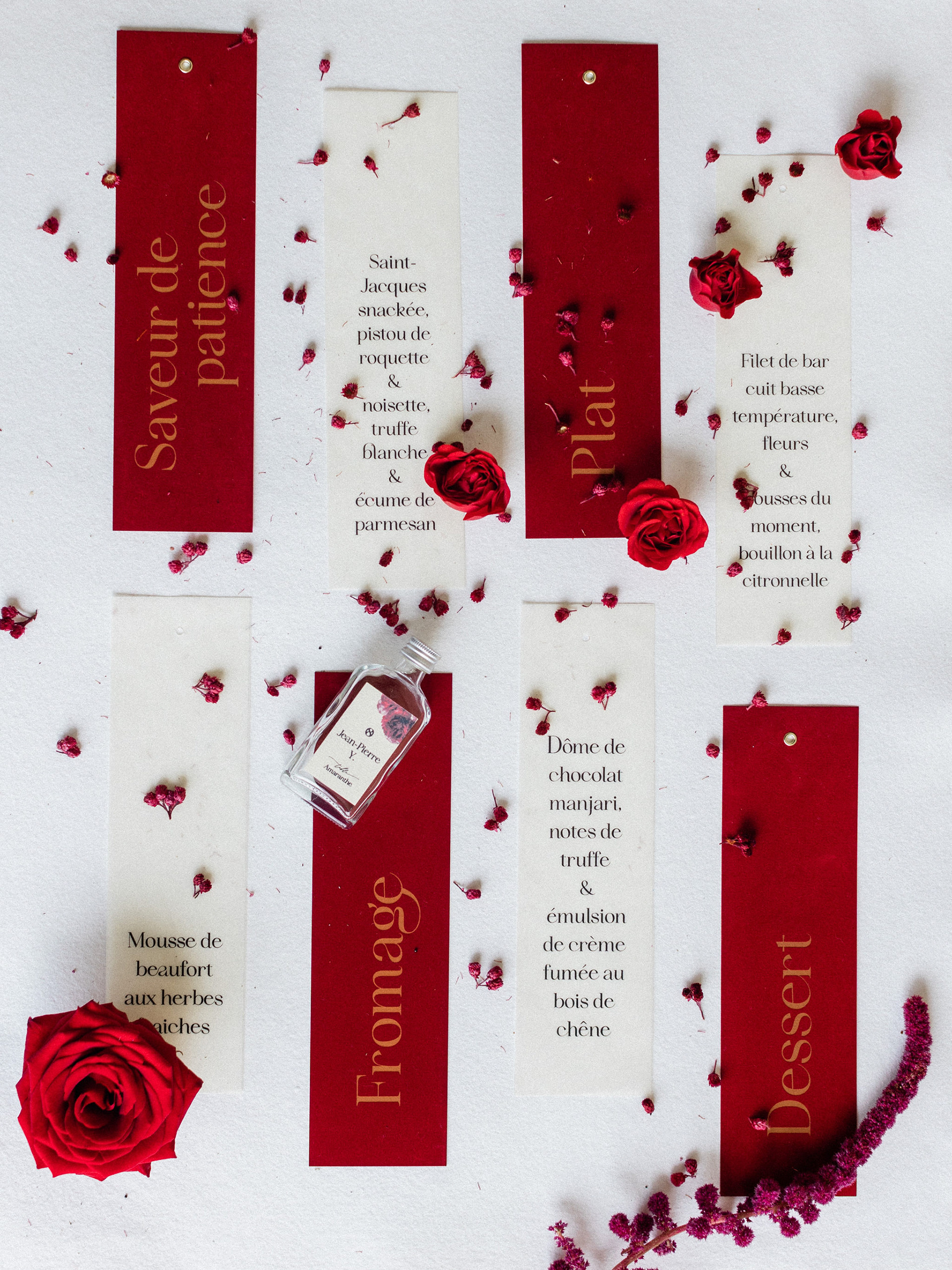 NOM DE TABLE ET MENU ET MARQUE-PLACES : GRAVURE LASER SUR PAPIER VELOURS / IMPRESSION CALQUE DE CREATION