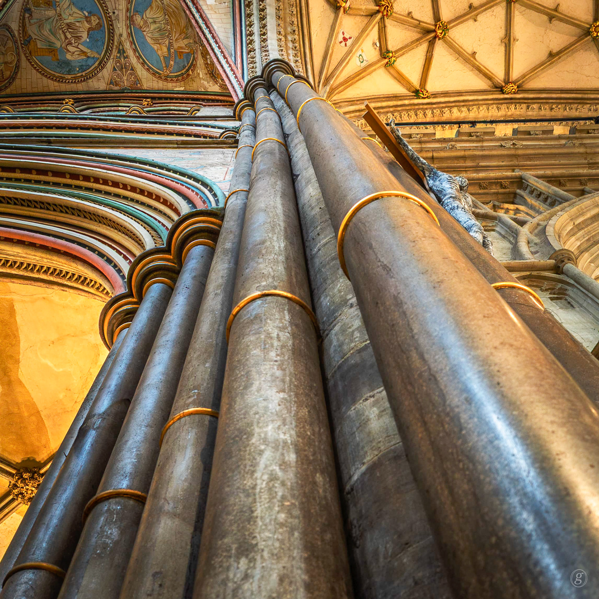 "Drift" in the Purbeck-lined pillars below the Spire