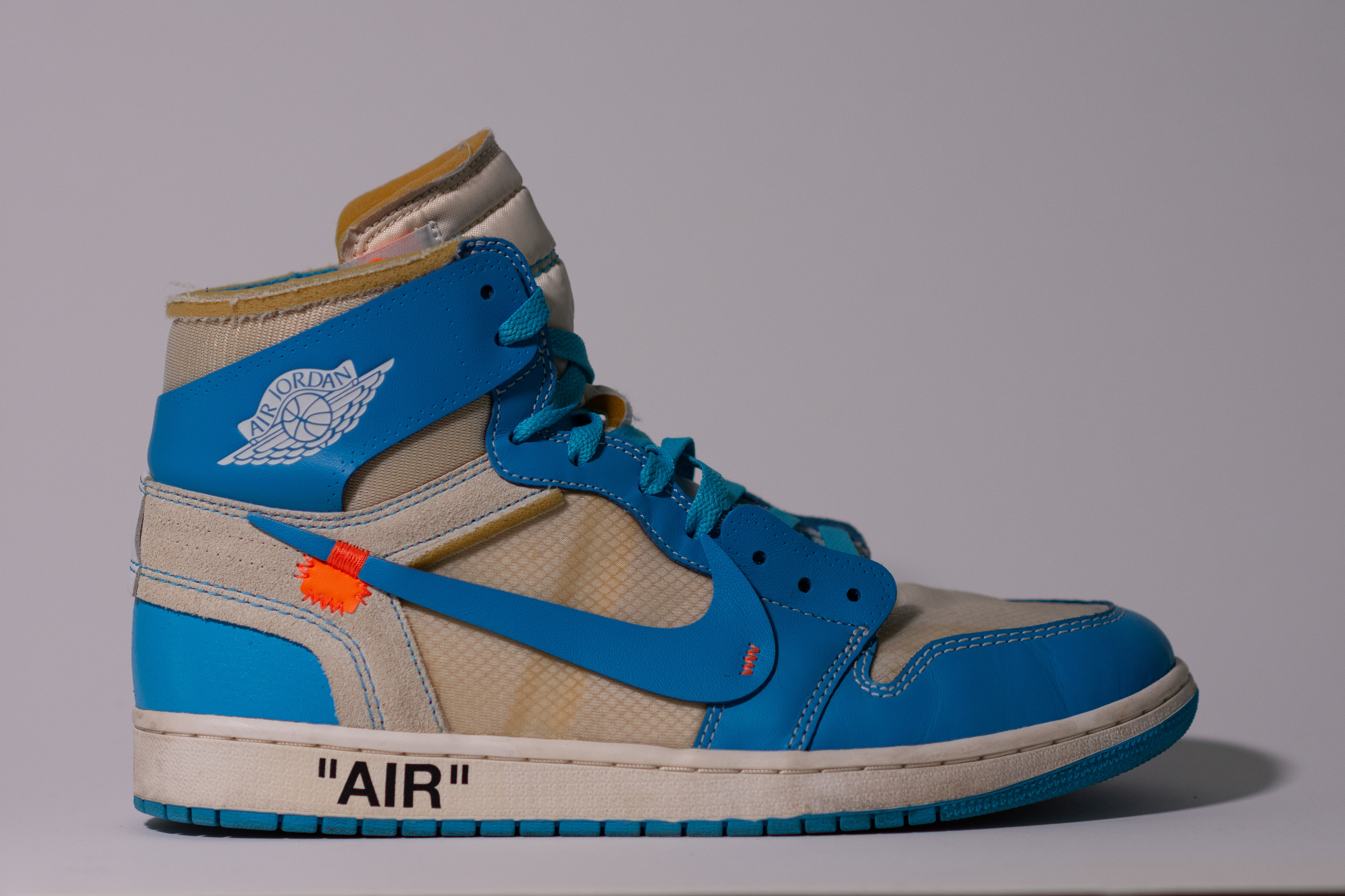 Jordan 1 High "Off-White University Blue"