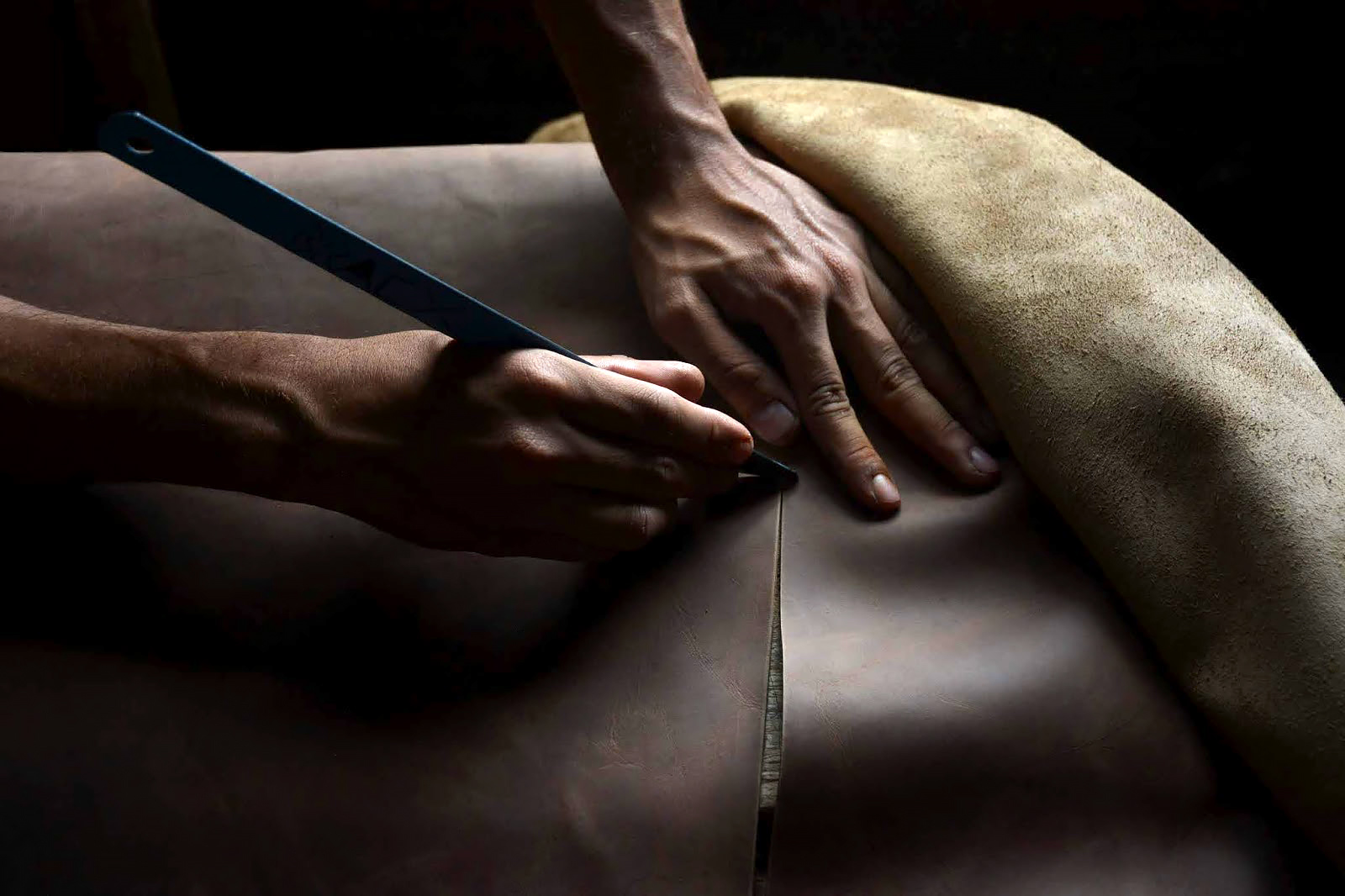Leather apprentice in Honduras