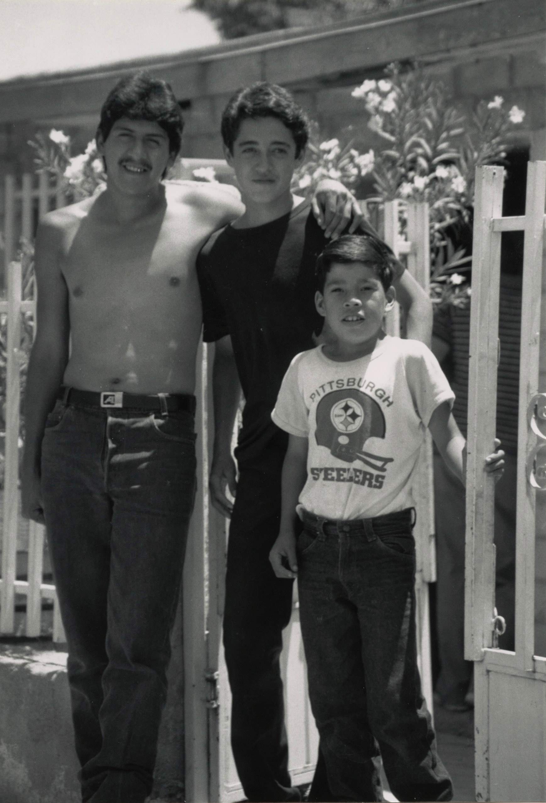 Tres Hombres Familiares