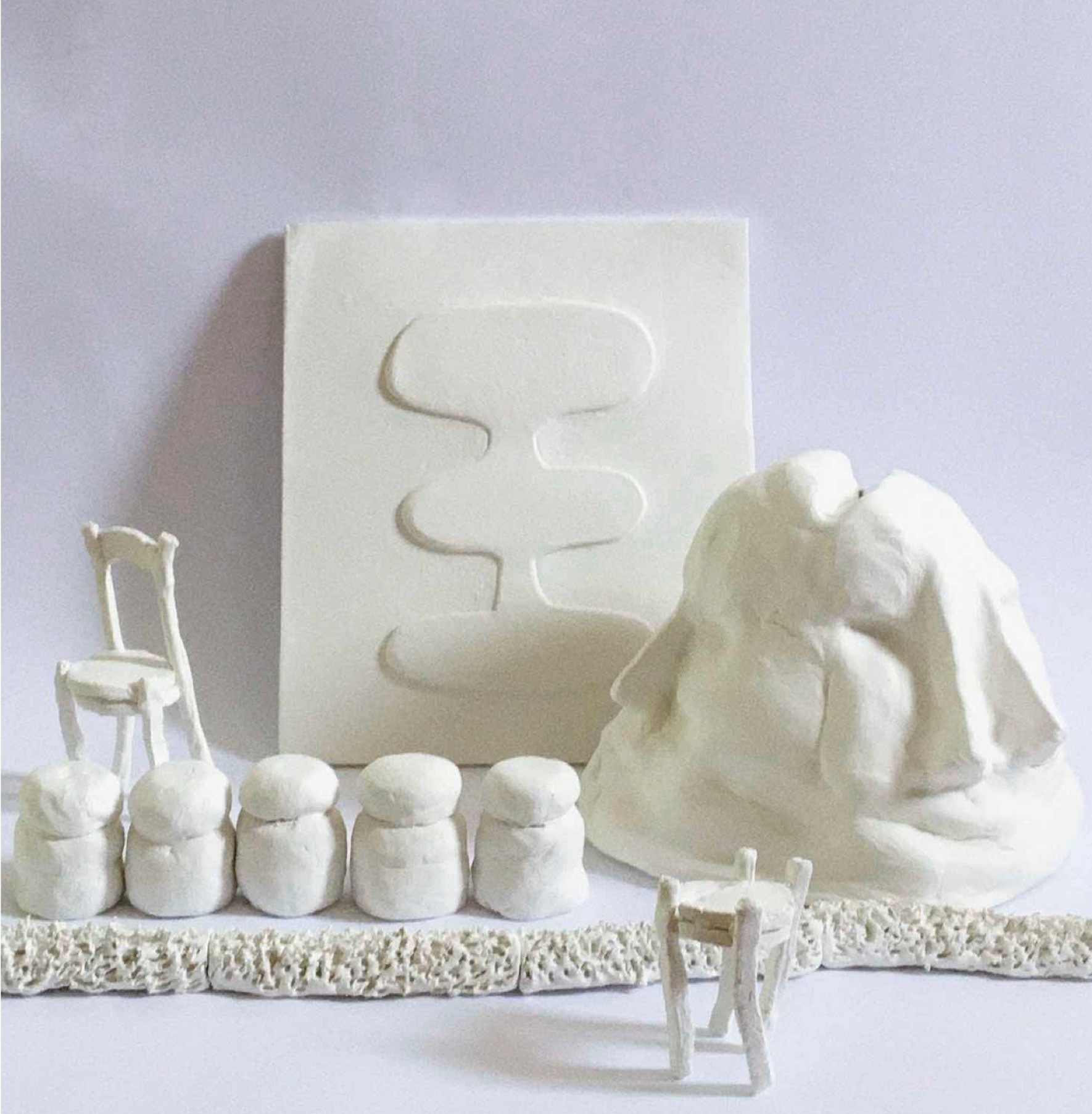 Process research: 1:1 clay modelling of a selection of objects in their new chosen scale
