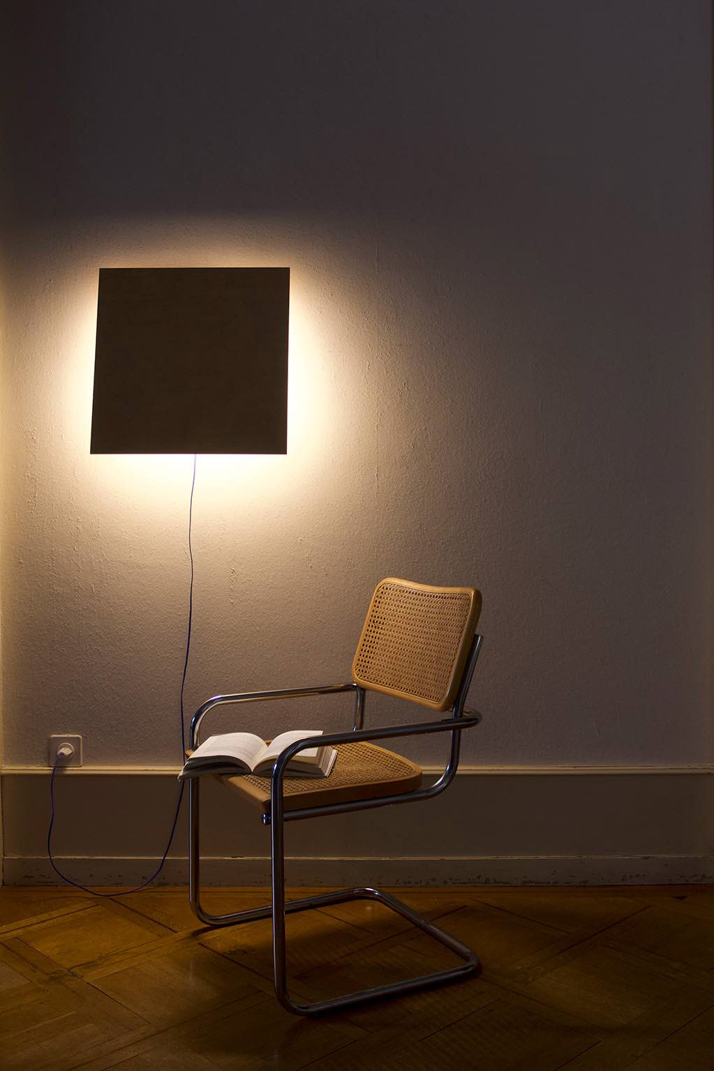 1:1 prototype: Lamp tilted downwards, becoming a reading light