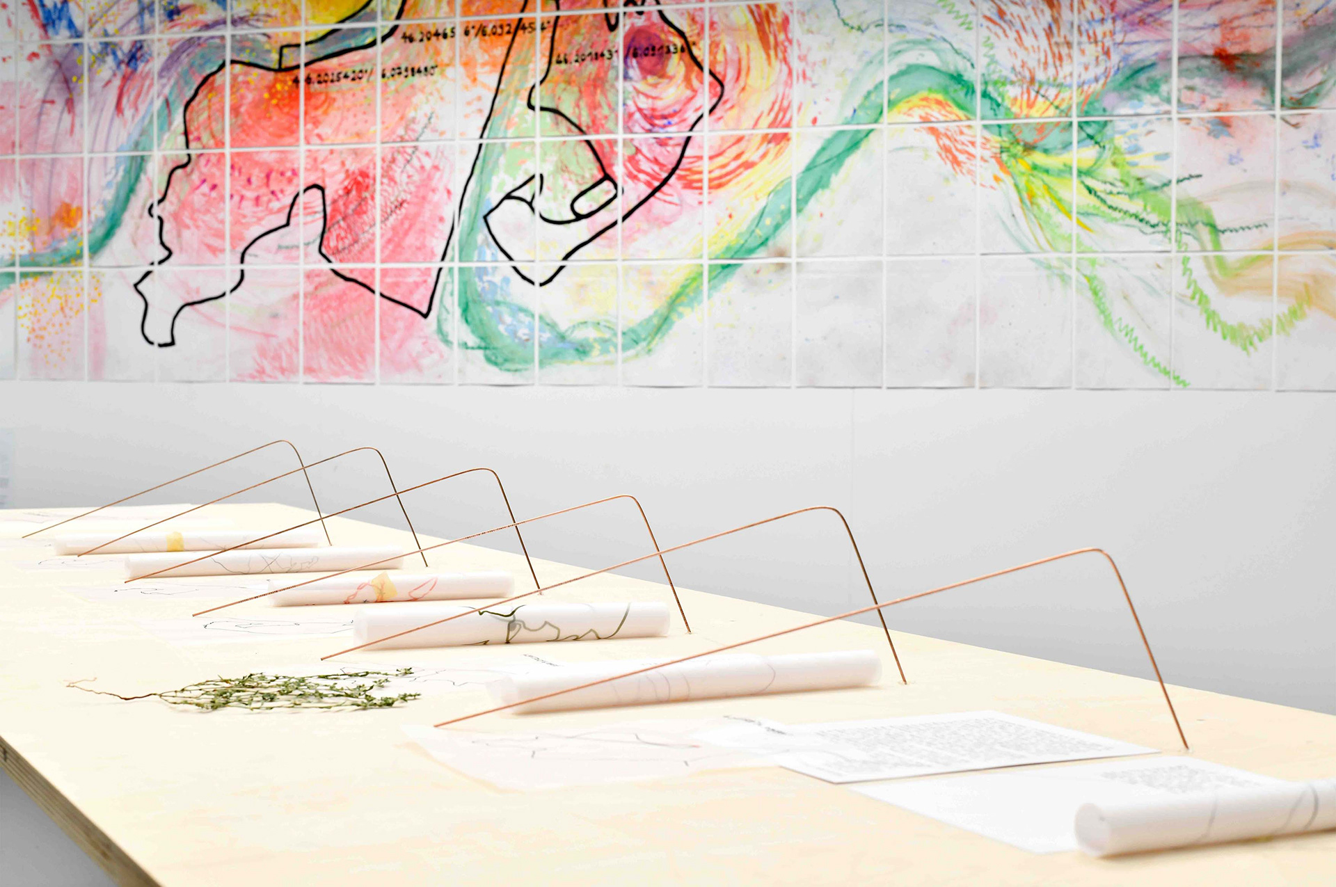 Scenographic device presenting the map and the research process / ©Z.Aubry